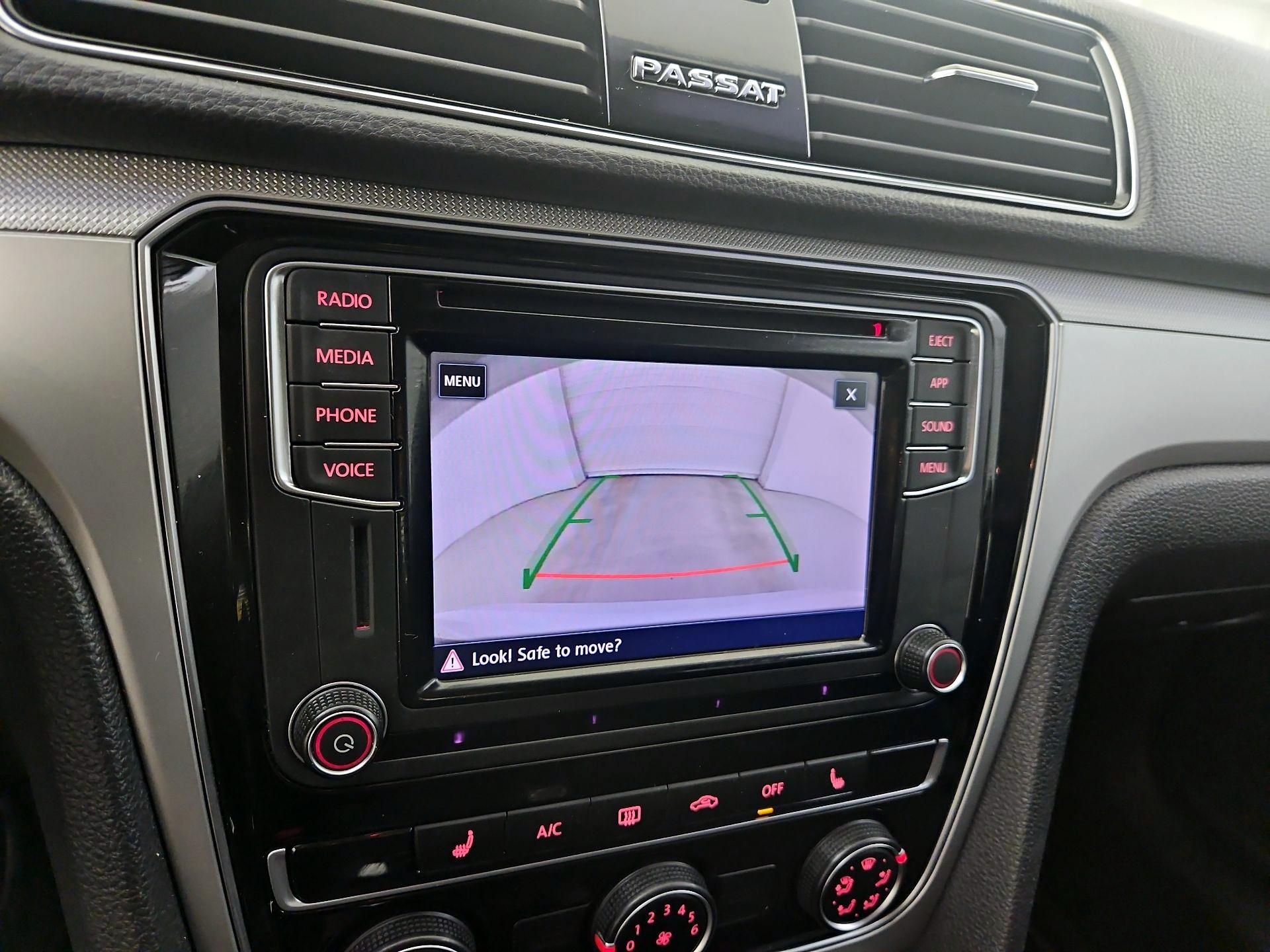 Thumbnail: 2019 Volkswagen Passat - 12