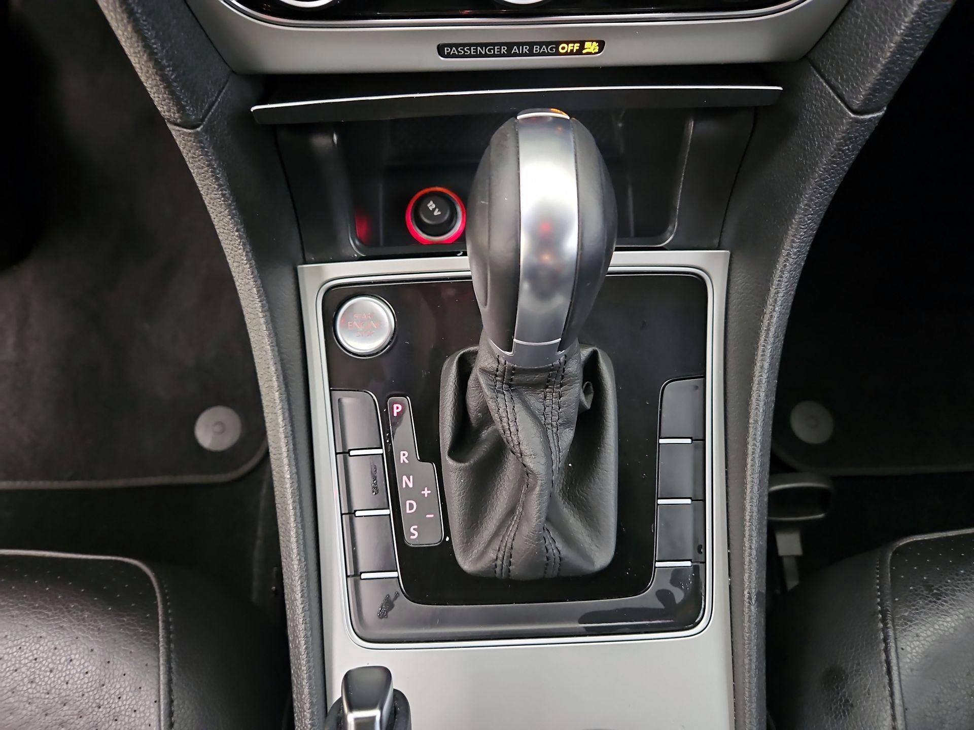 Thumbnail: 2019 Volkswagen Passat - 15