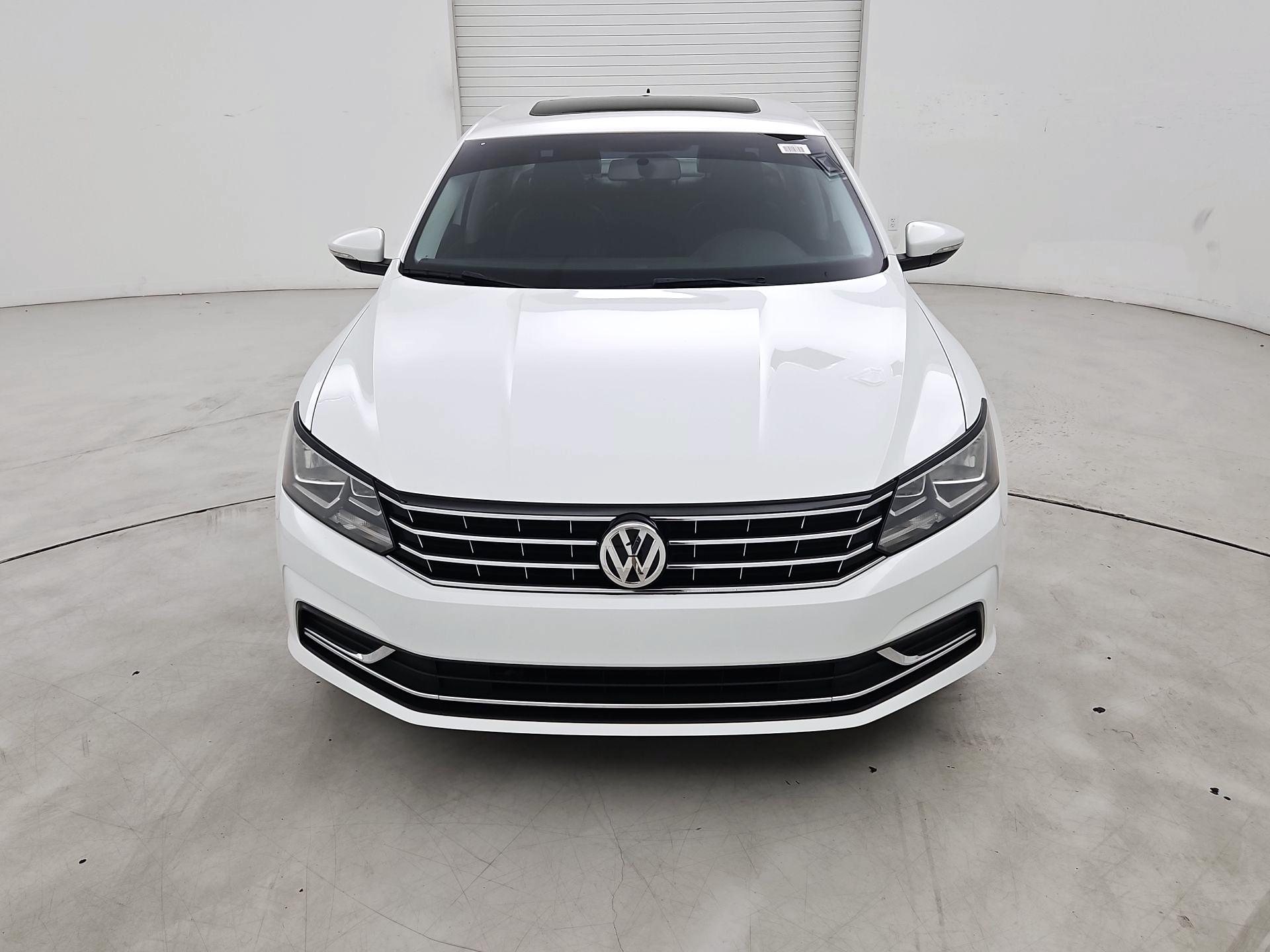 Thumbnail: 2019 Volkswagen Passat - 2