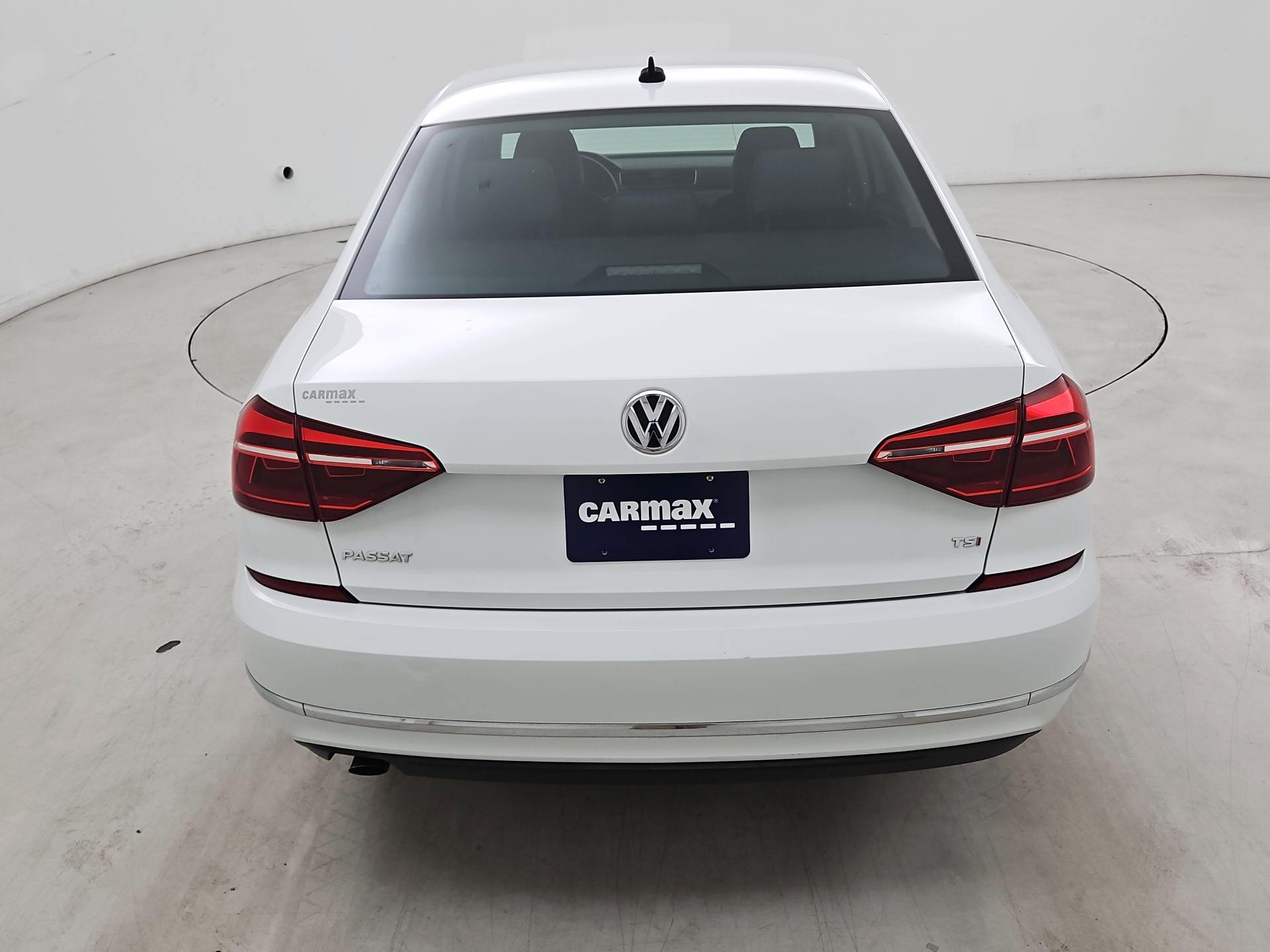 Thumbnail: 2019 Volkswagen Passat - 6
