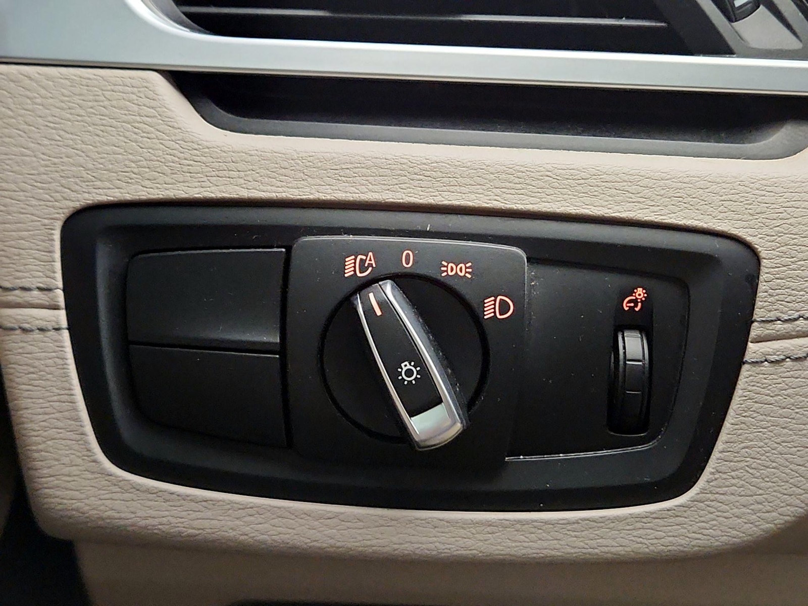 2021 BMW X1 28i - Photo 12