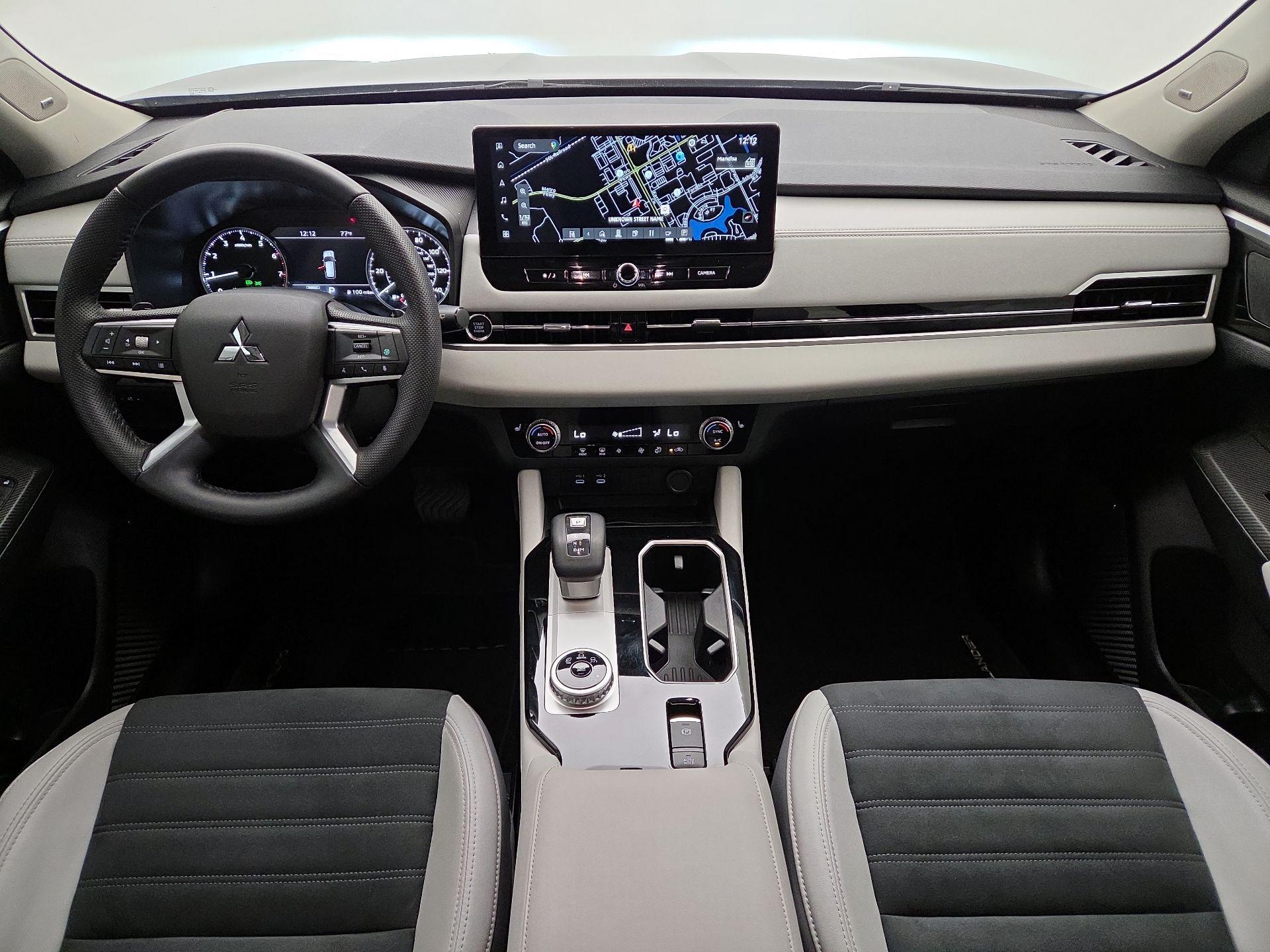 Thumbnail: 2025 Mitsubishi Outlander - 9