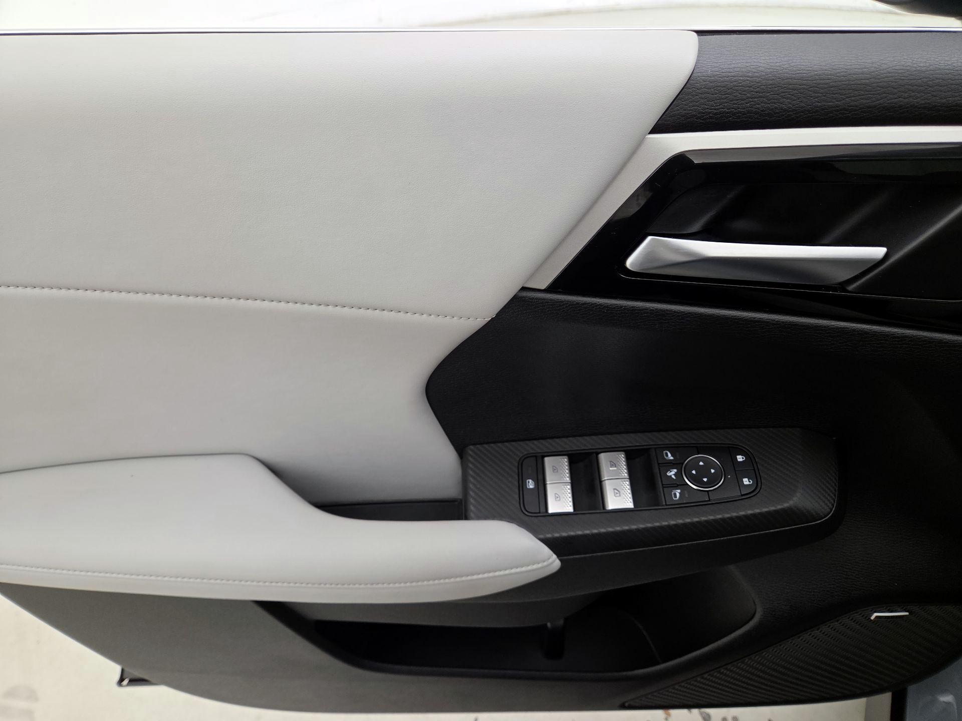 Thumbnail: 2025 Mitsubishi Outlander - 12