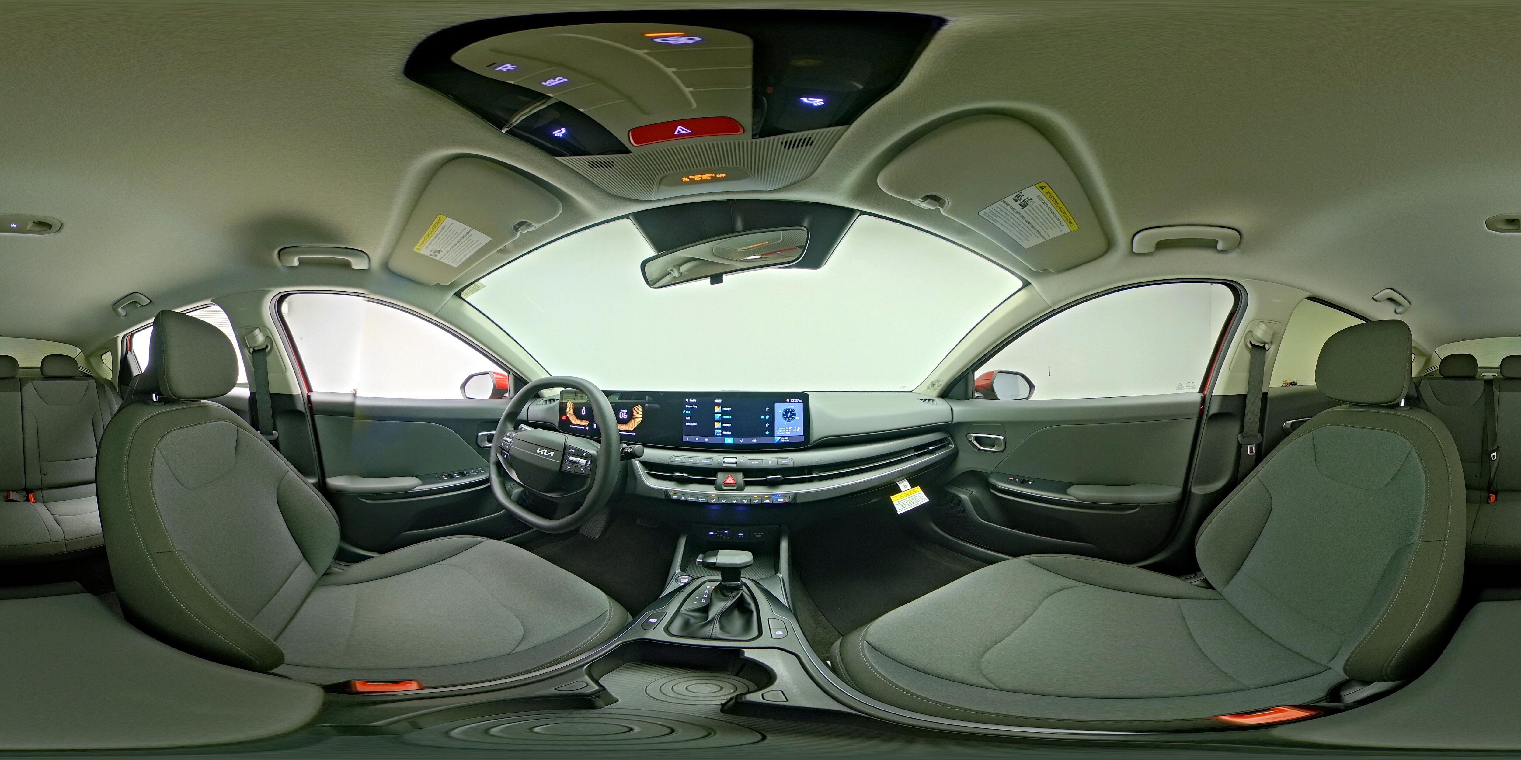 2025 Kia K4 LXS - Photo 22