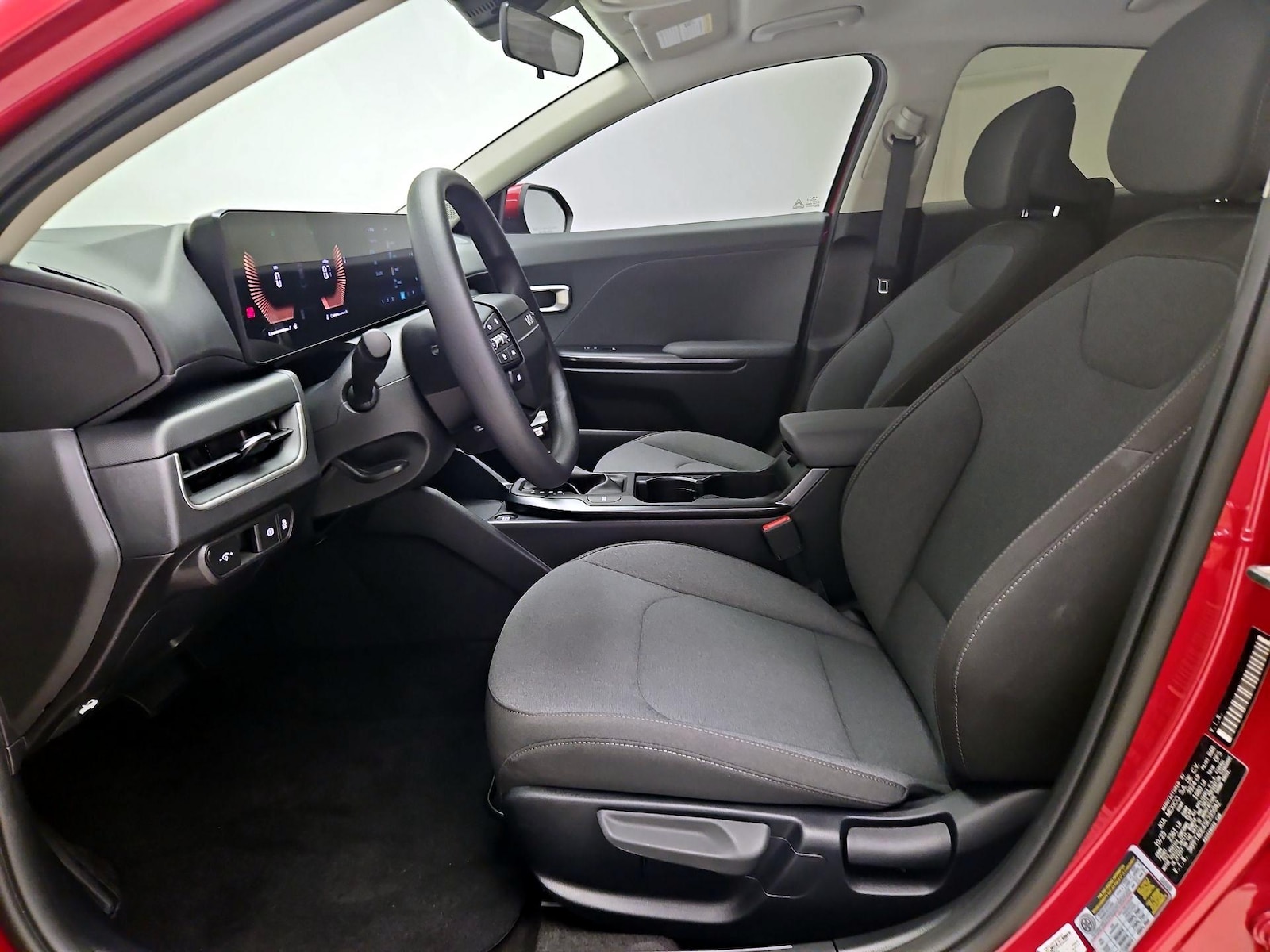 2025 Kia K4 LXS - Photo 12