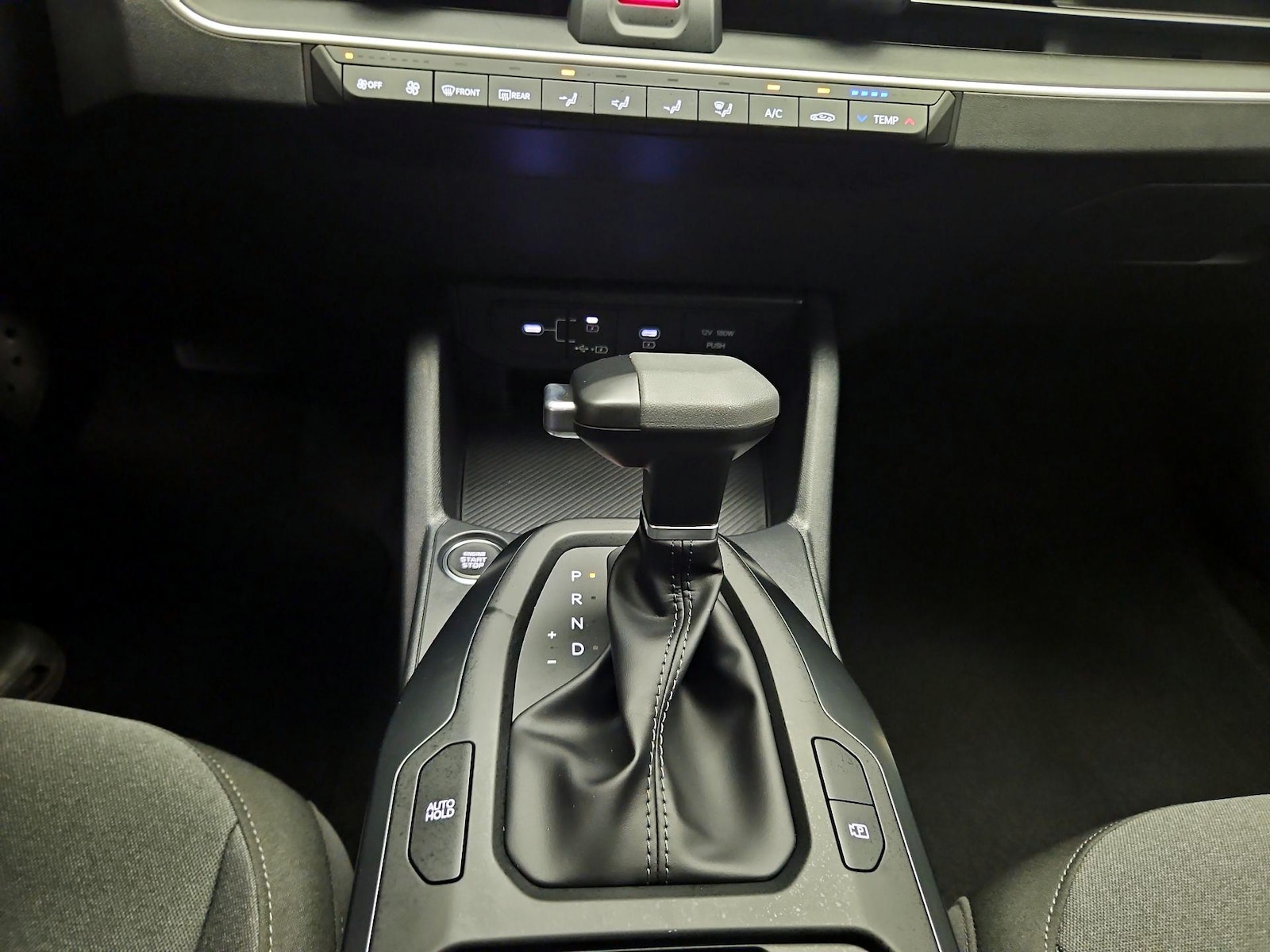 2025 Kia K4 LXS - Photo 17