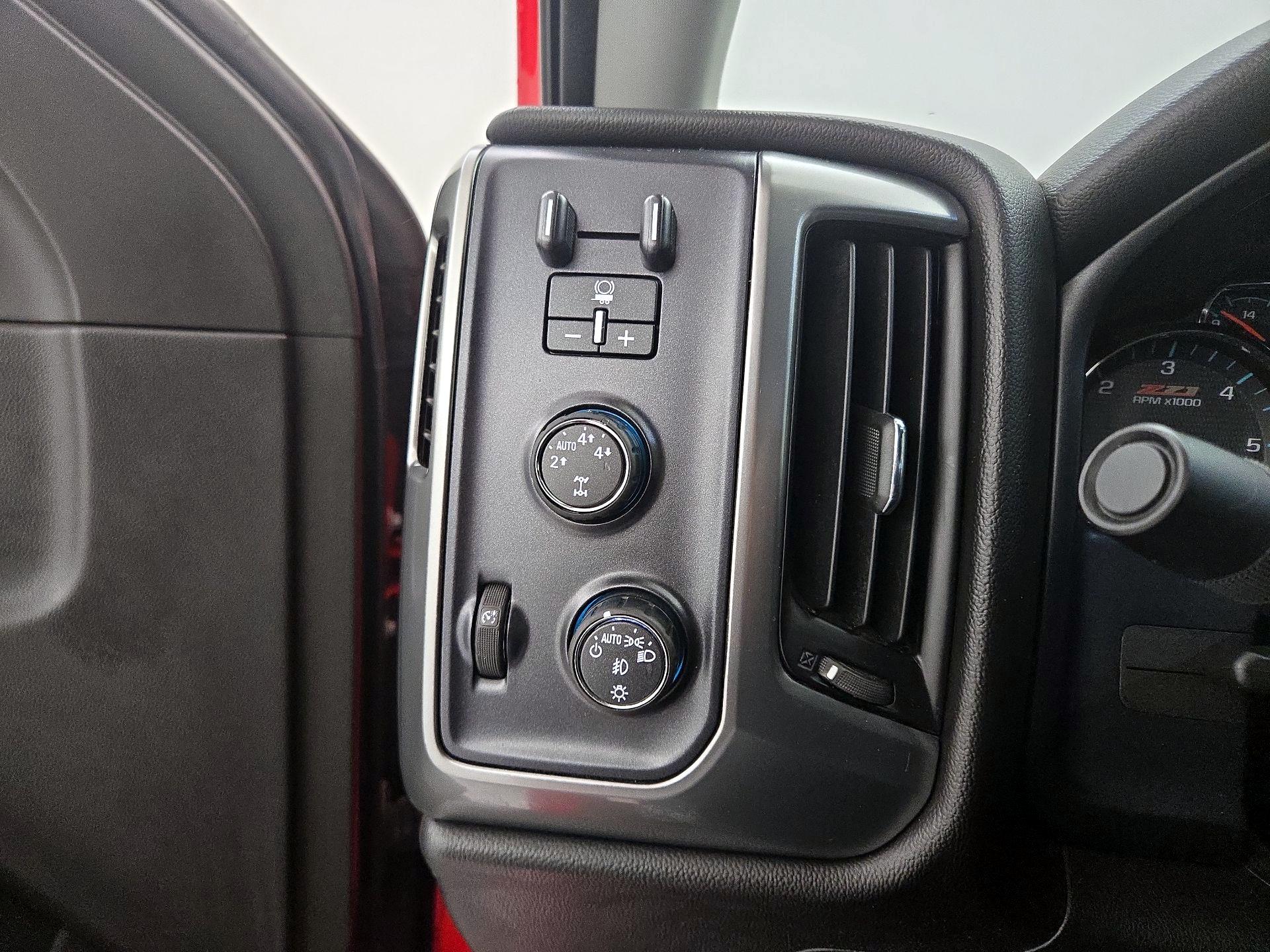 Thumbnail: 2016 Chevrolet Silverado 1500 - 13
