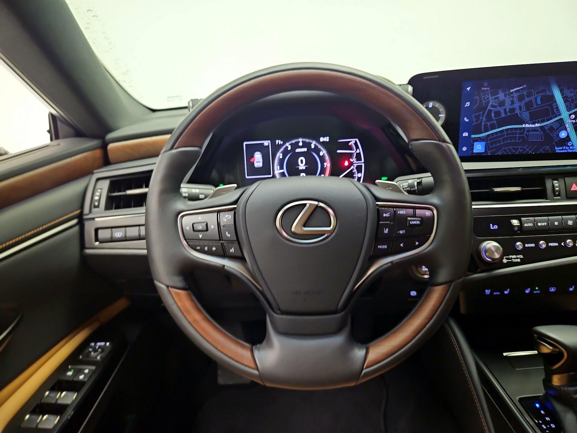 Thumbnail: 2024 Lexus ES - 10