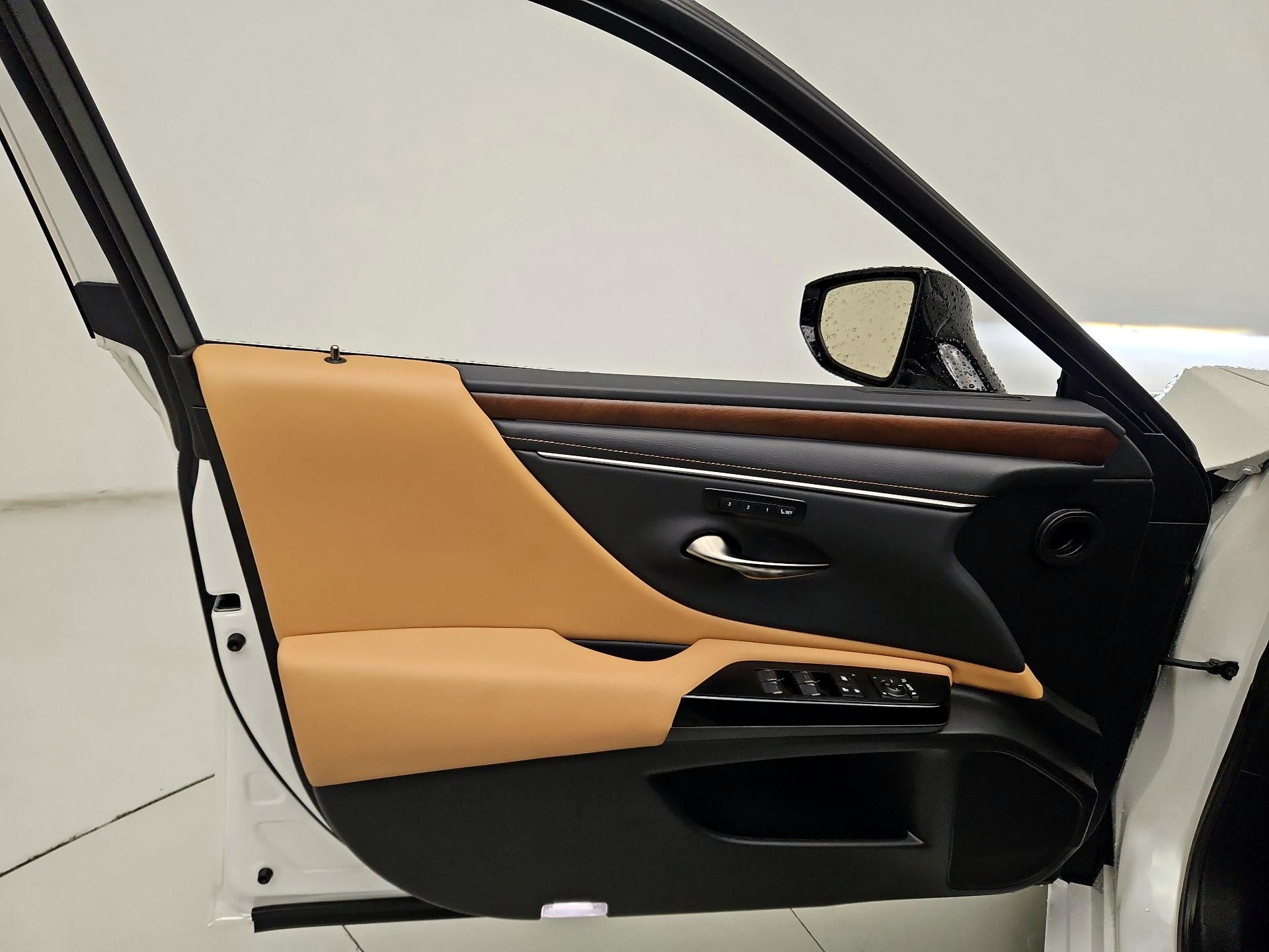 Thumbnail: 2024 Lexus ES - 12