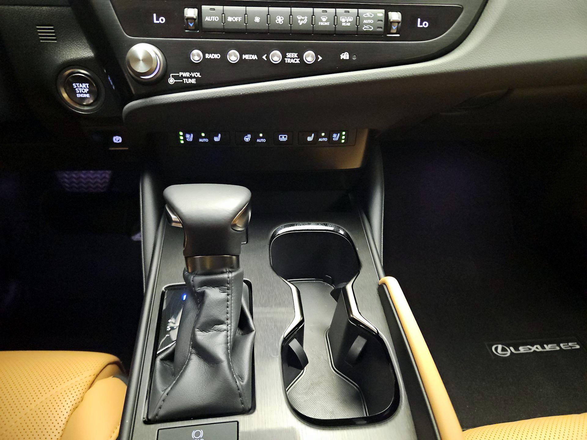 Thumbnail: 2024 Lexus ES - 17
