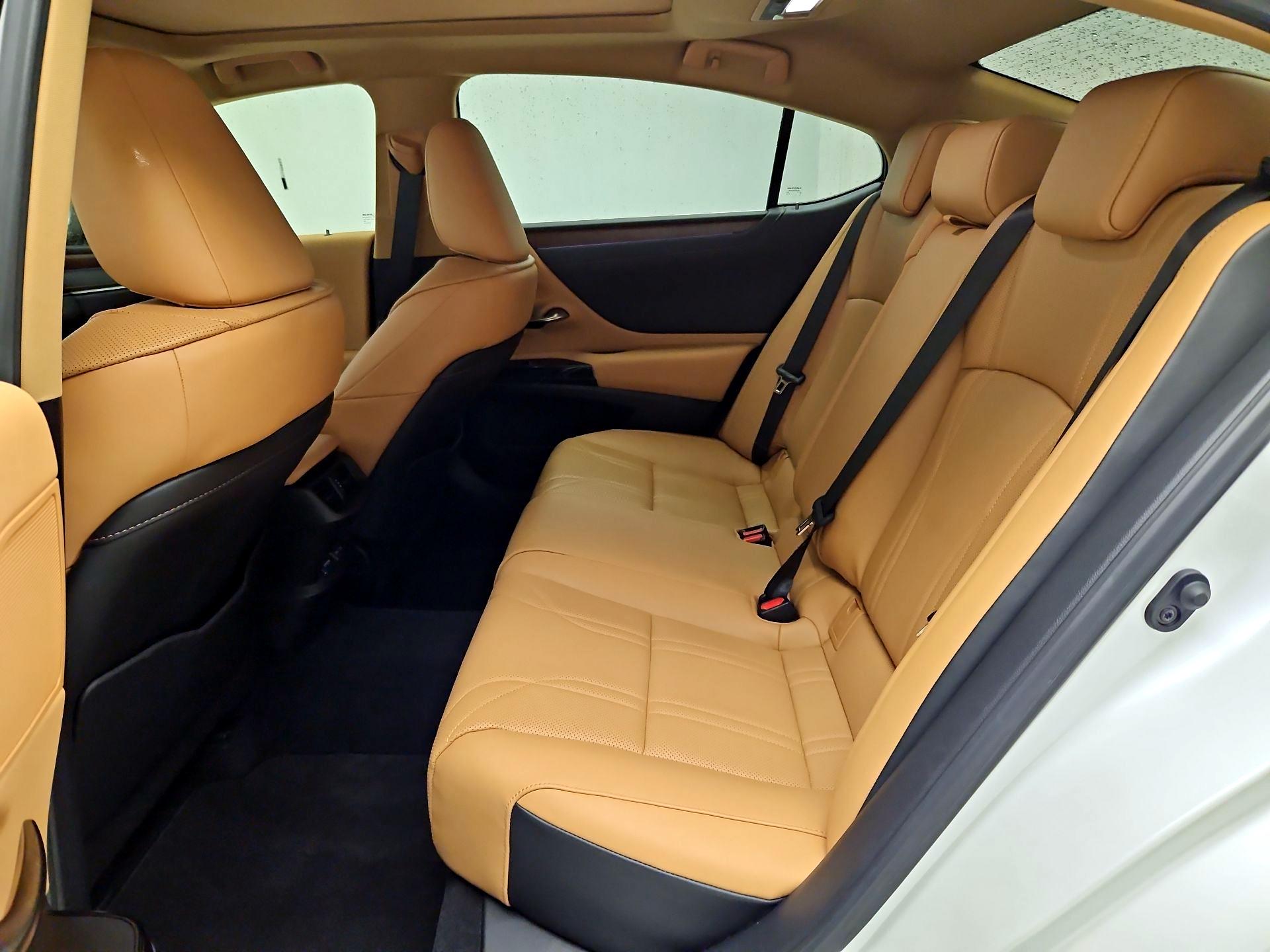 Thumbnail: 2024 Lexus ES - 18