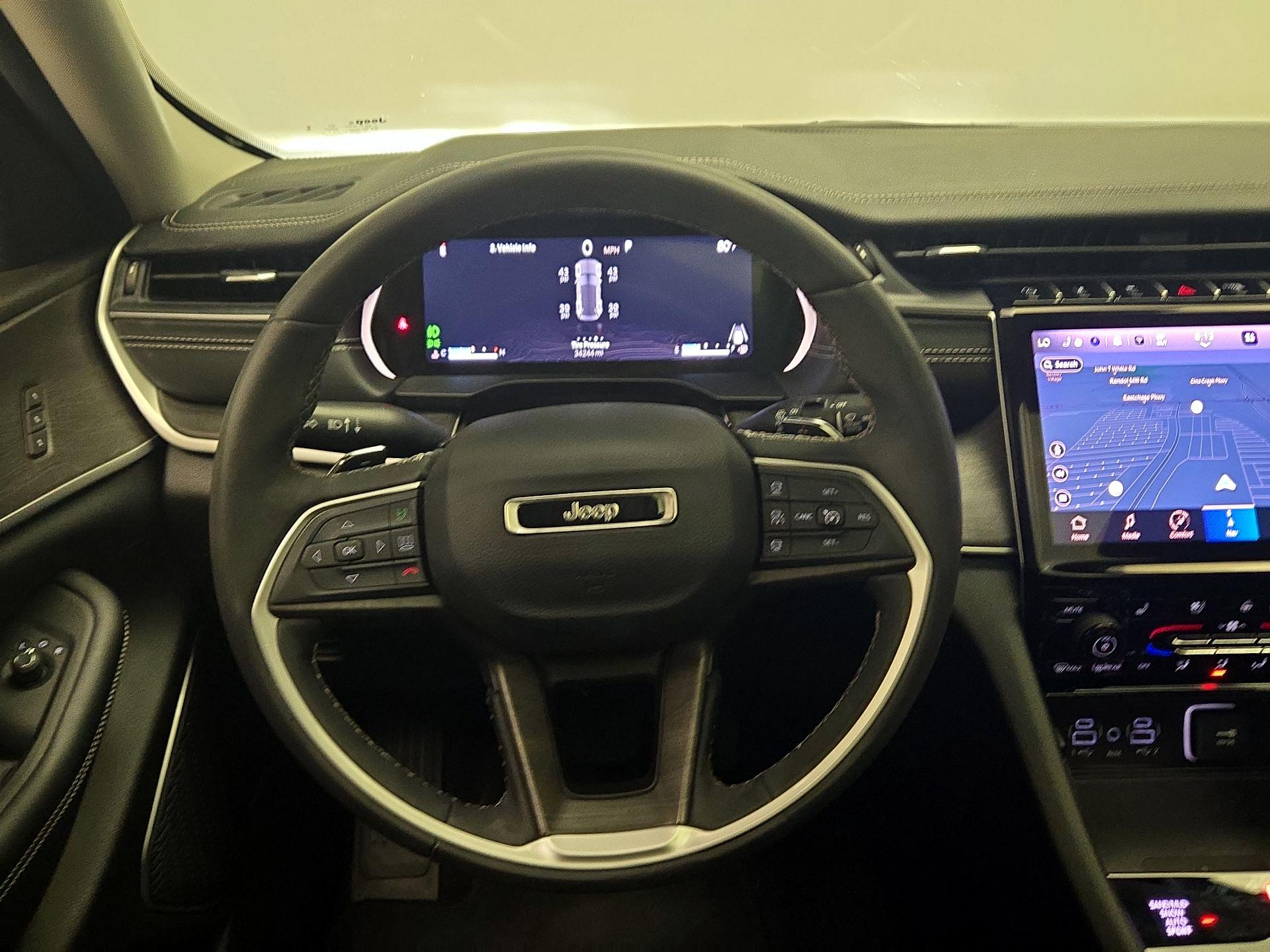 Thumbnail: 2023 Jeep Grand Cherokee - 10