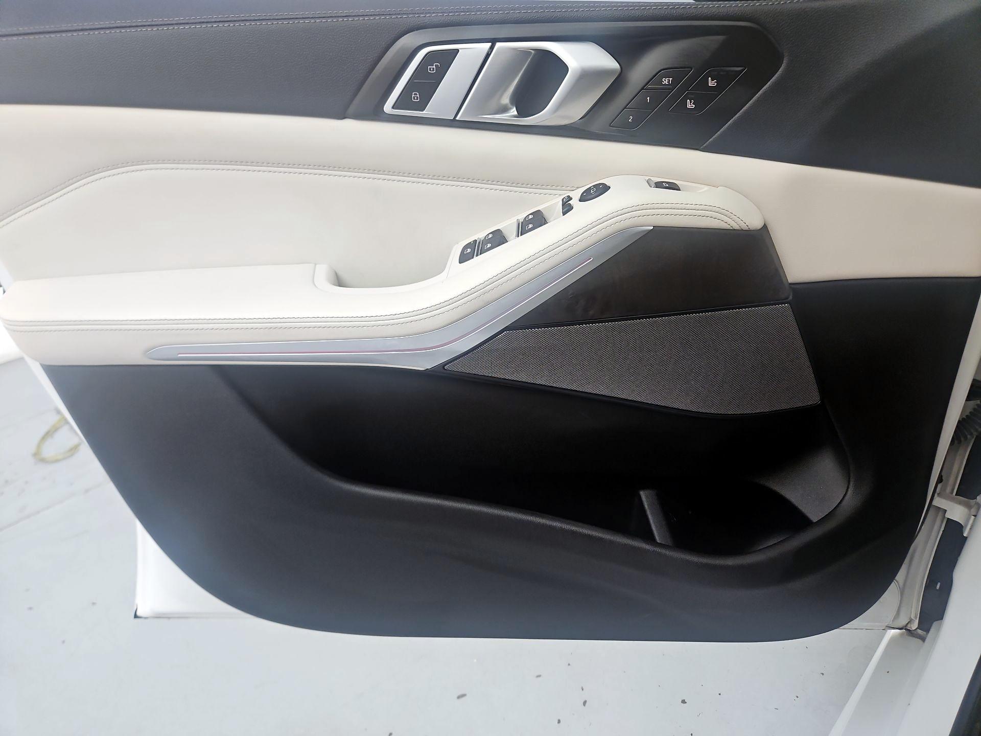 Thumbnail: 2021 BMW X5 - 12