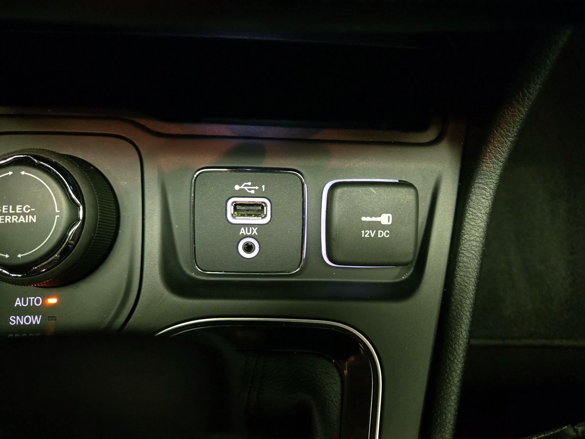 Thumbnail: 2020 Jeep Cherokee - 18