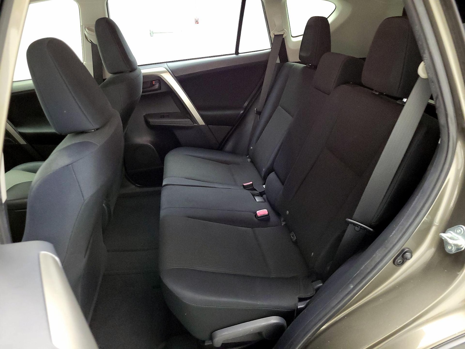 2015 Toyota RAV4 LE - Photo 20