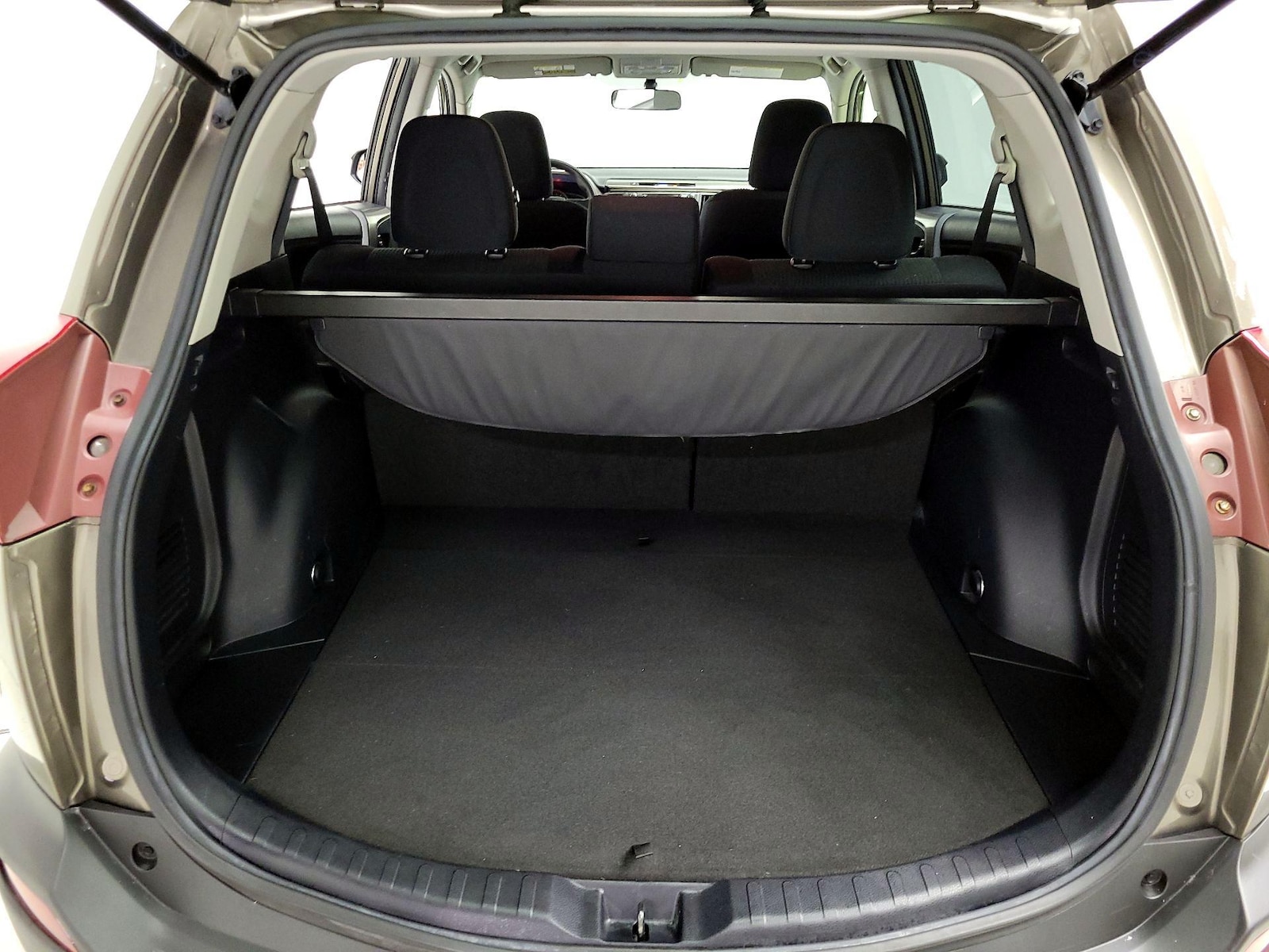 2015 Toyota RAV4 LE - Photo 21