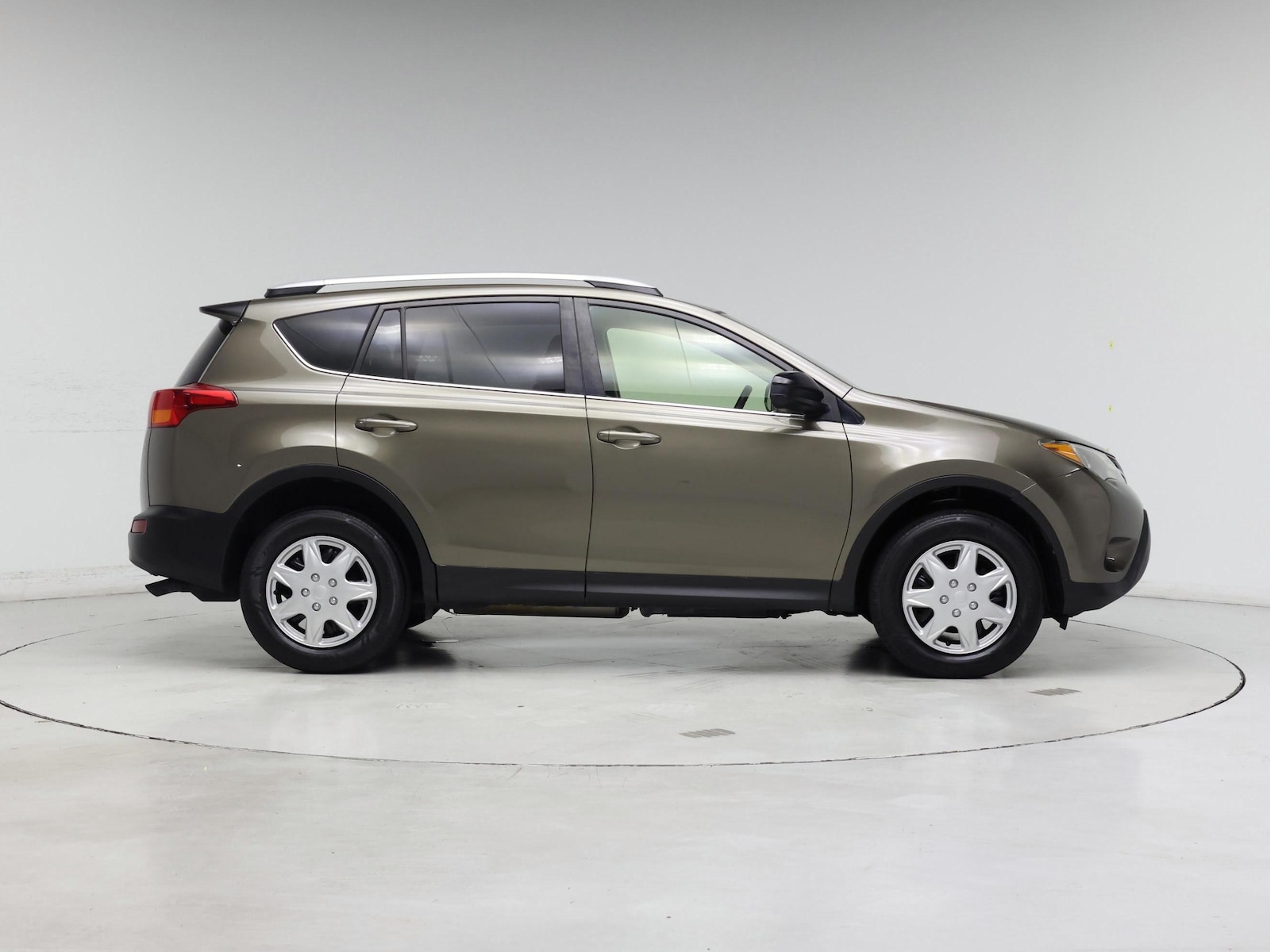 2015 Toyota RAV4 LE - Photo 8