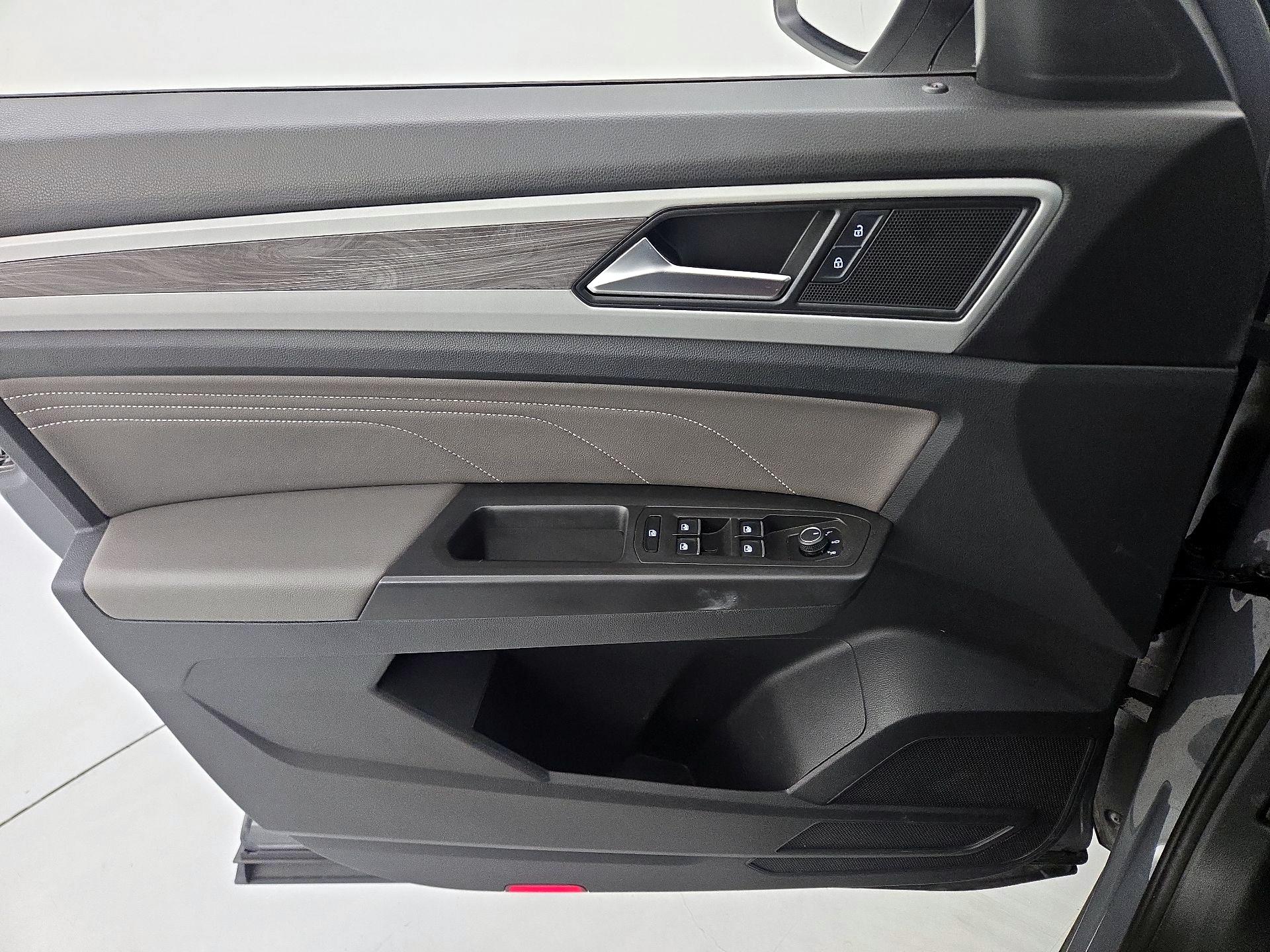 Thumbnail: 2022 Volkswagen Atlas - 12