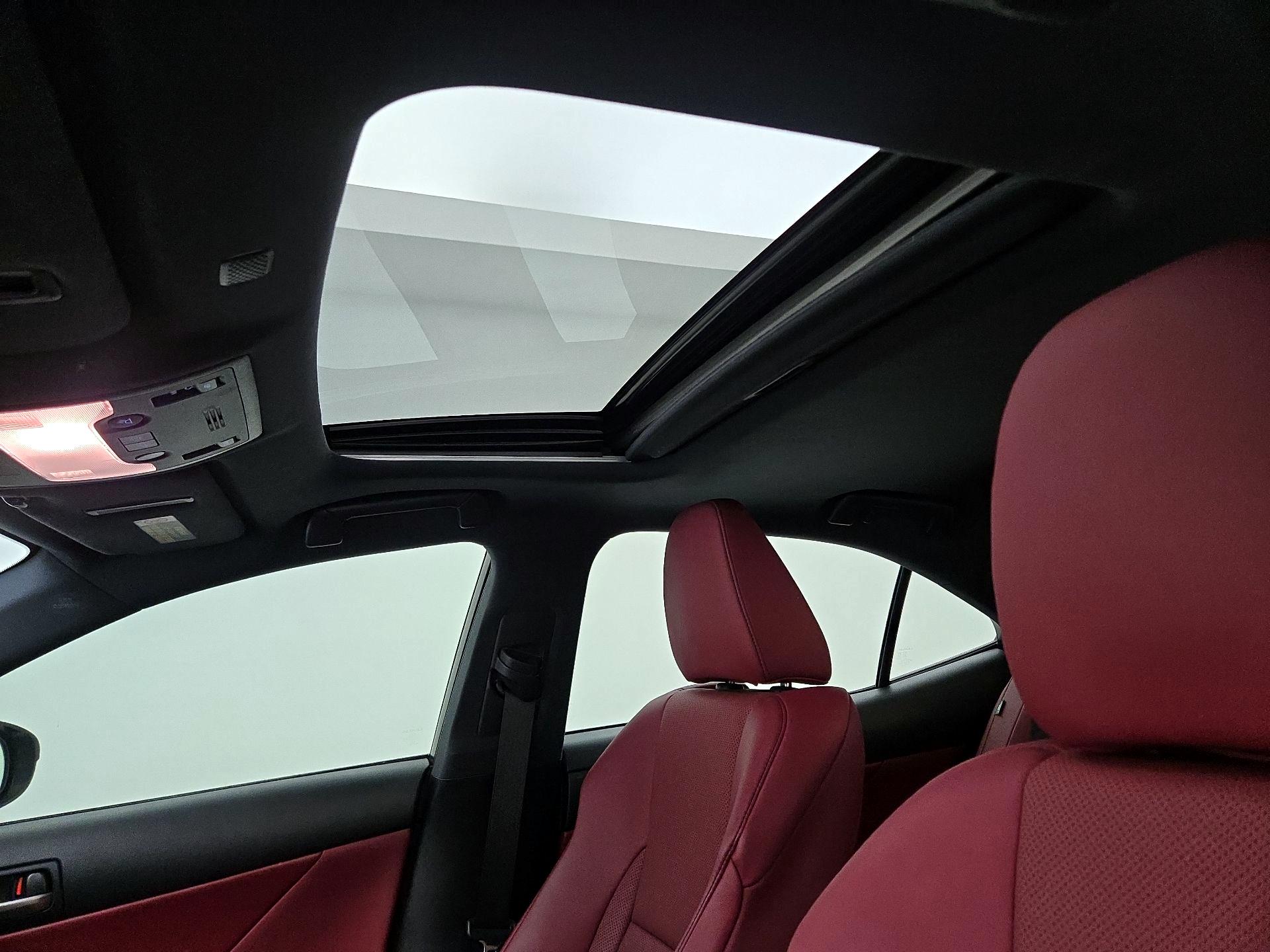 Thumbnail: 2019 Lexus IS - 20
