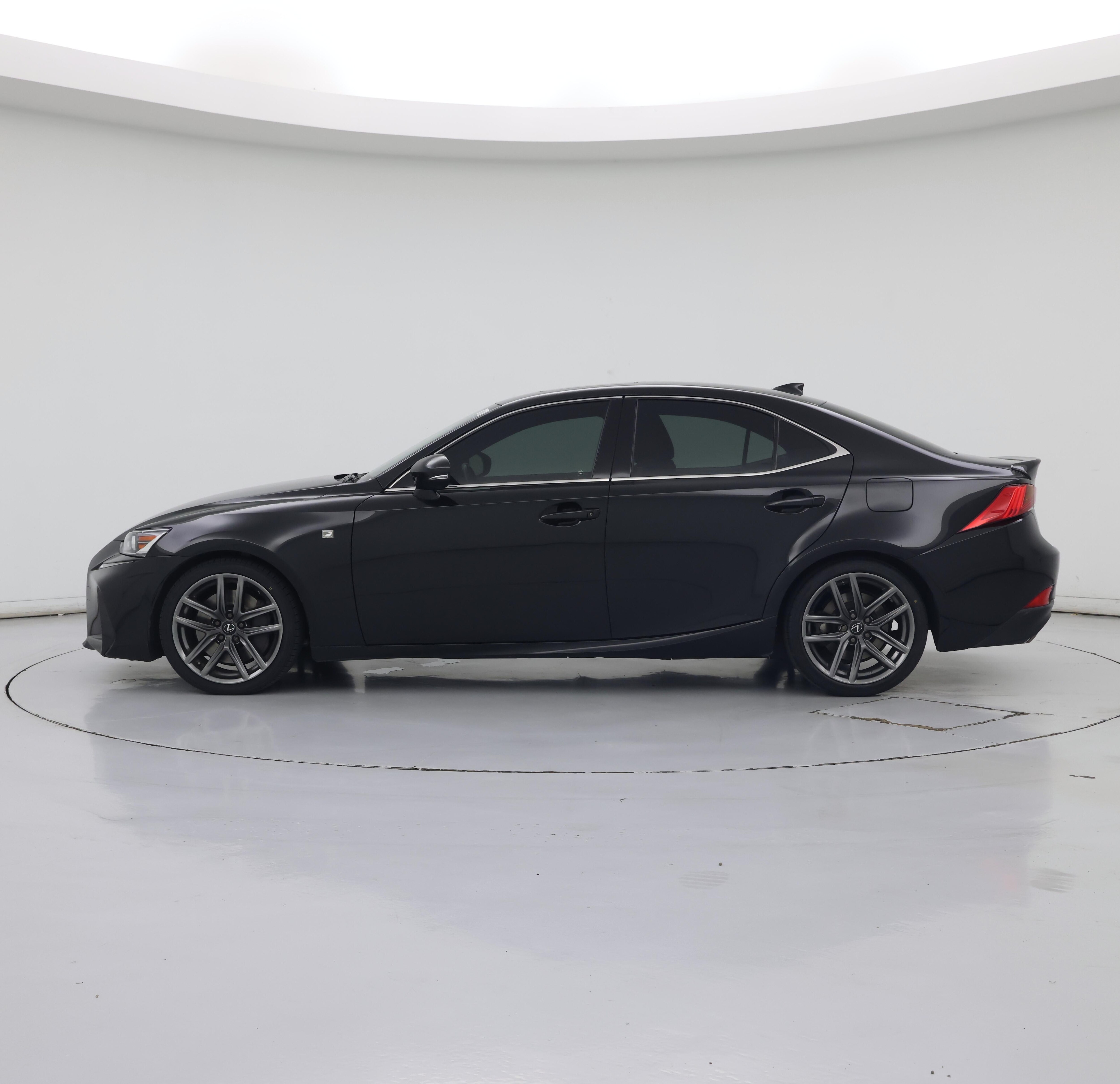 Thumbnail: 2019 Lexus IS - 3