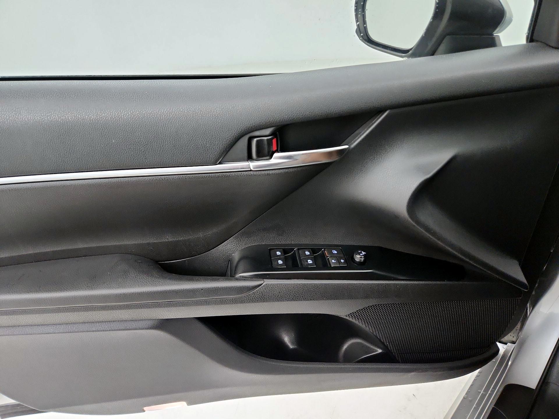 Thumbnail: 2019 Toyota Camry - 10