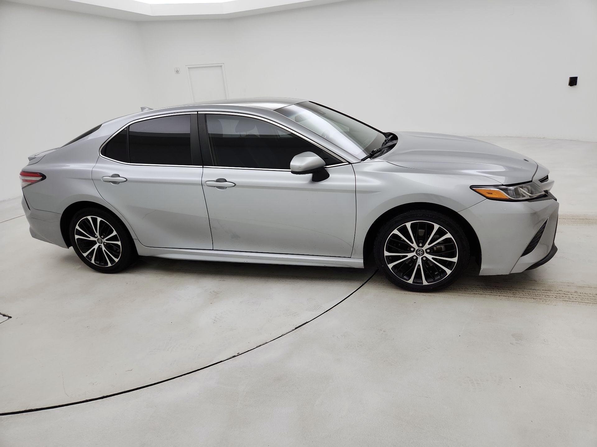 Thumbnail: 2019 Toyota Camry - 4