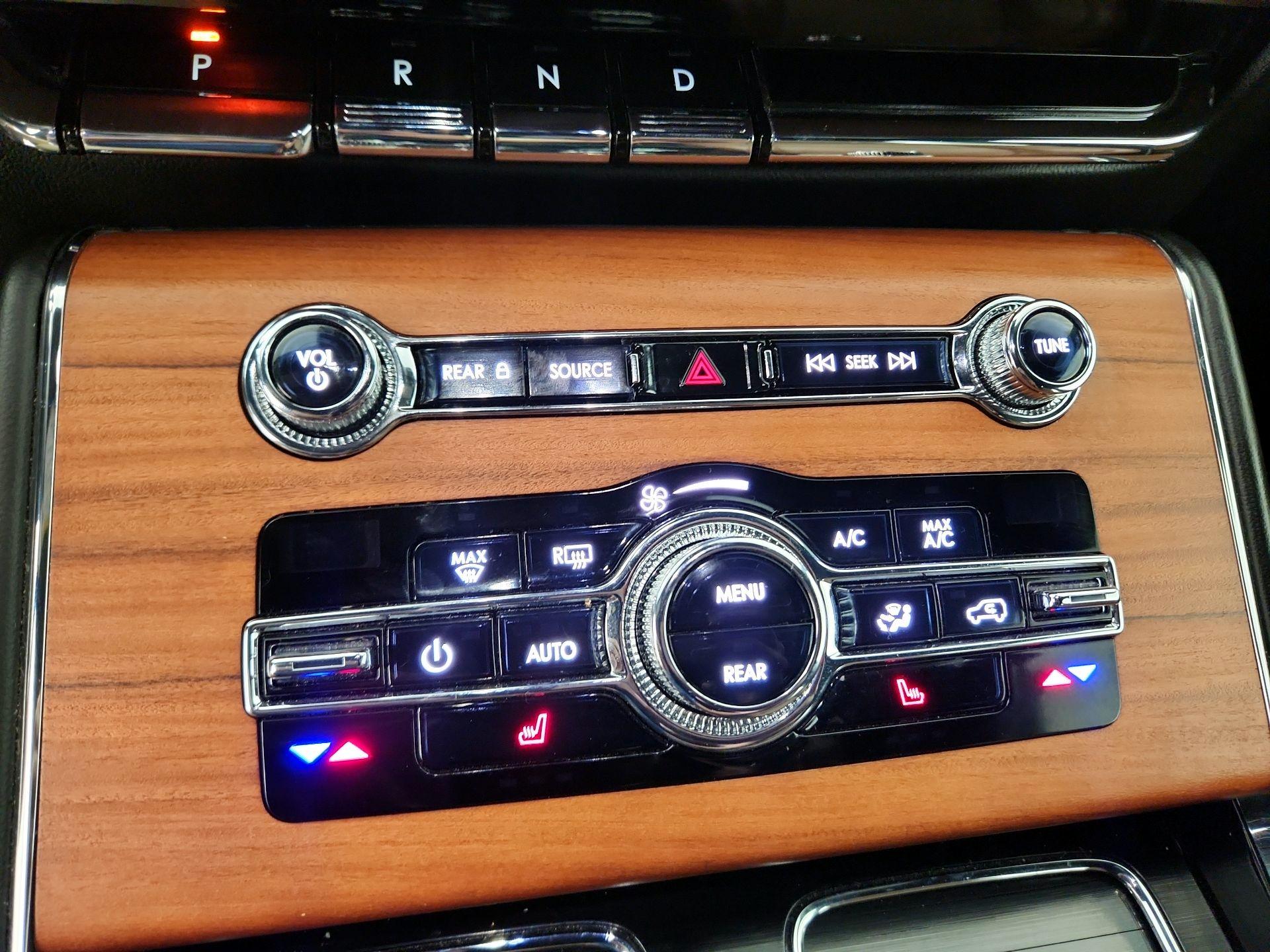 Thumbnail: 2020 Lincoln Aviator - 15