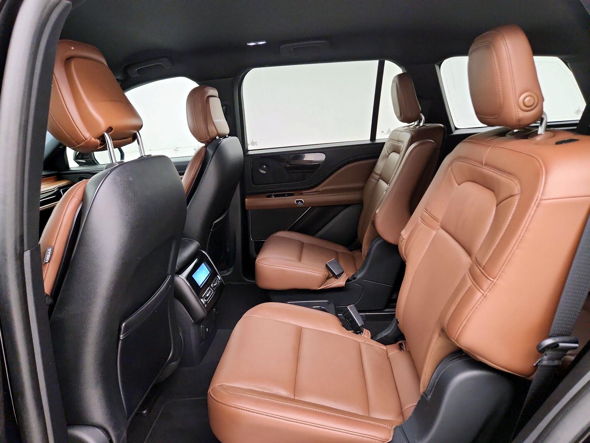 Thumbnail: 2020 Lincoln Aviator - 18