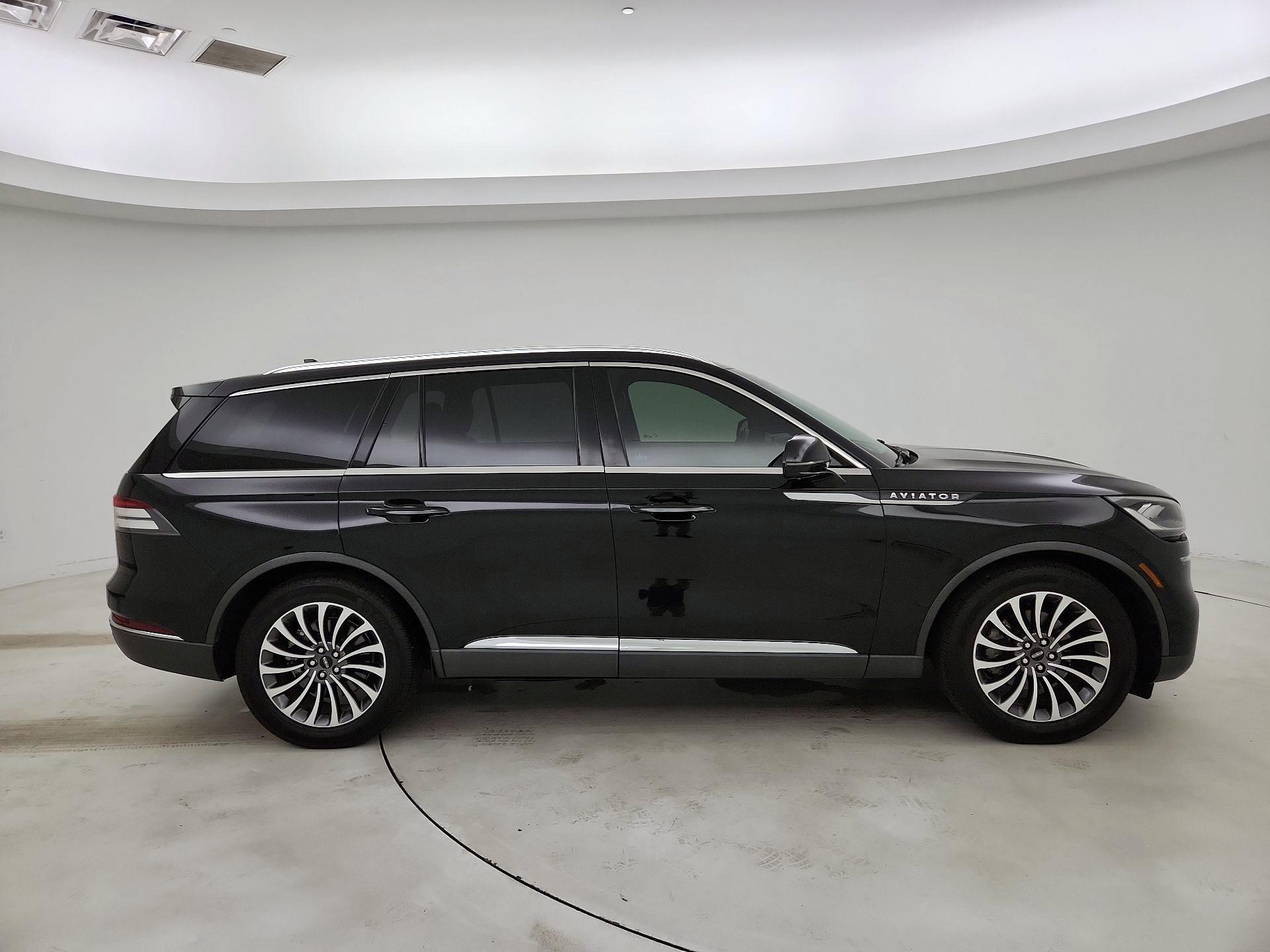 Thumbnail: 2020 Lincoln Aviator - 4