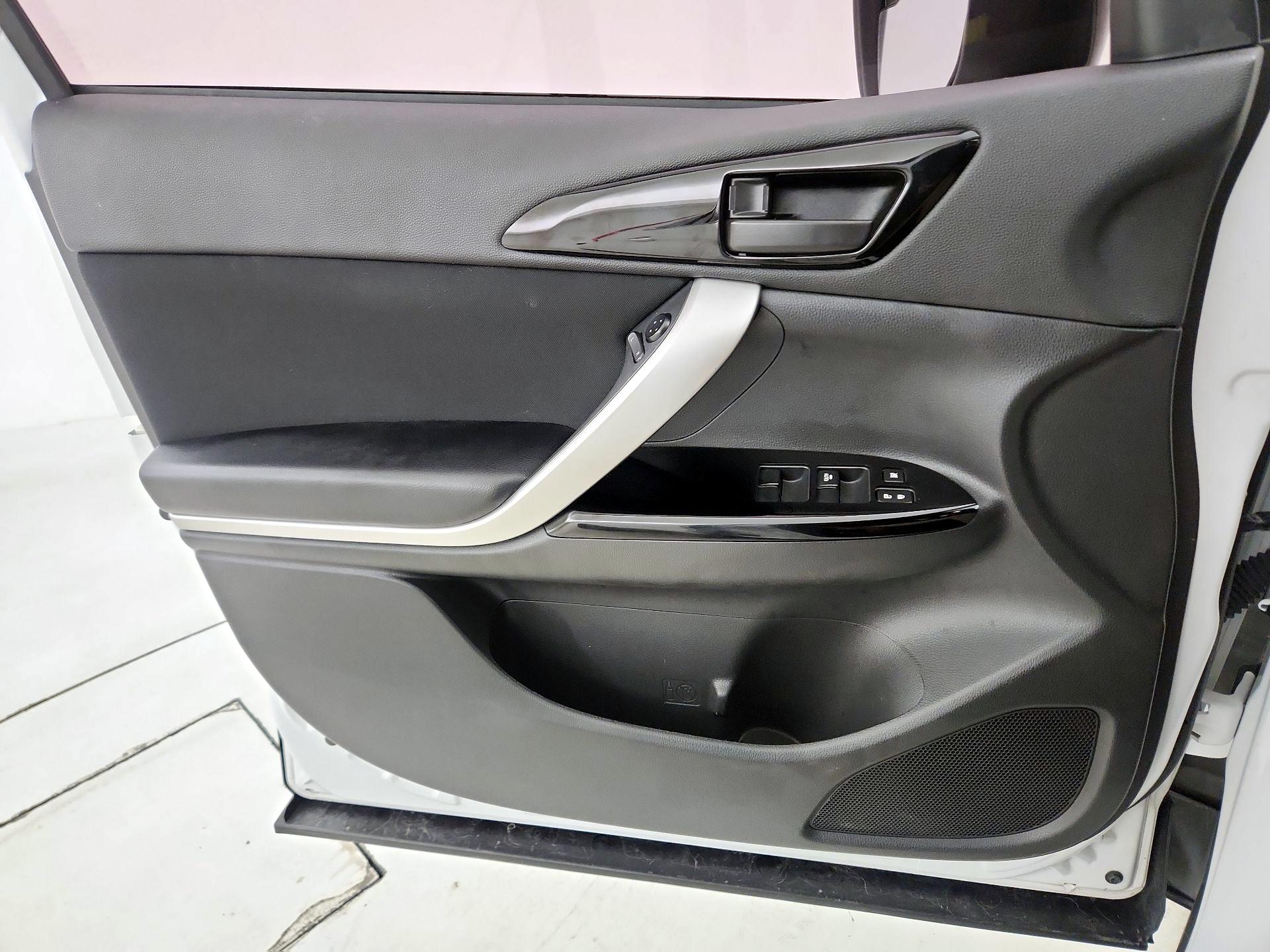 Thumbnail: 2020 Mitsubishi Eclipse Cross - 12