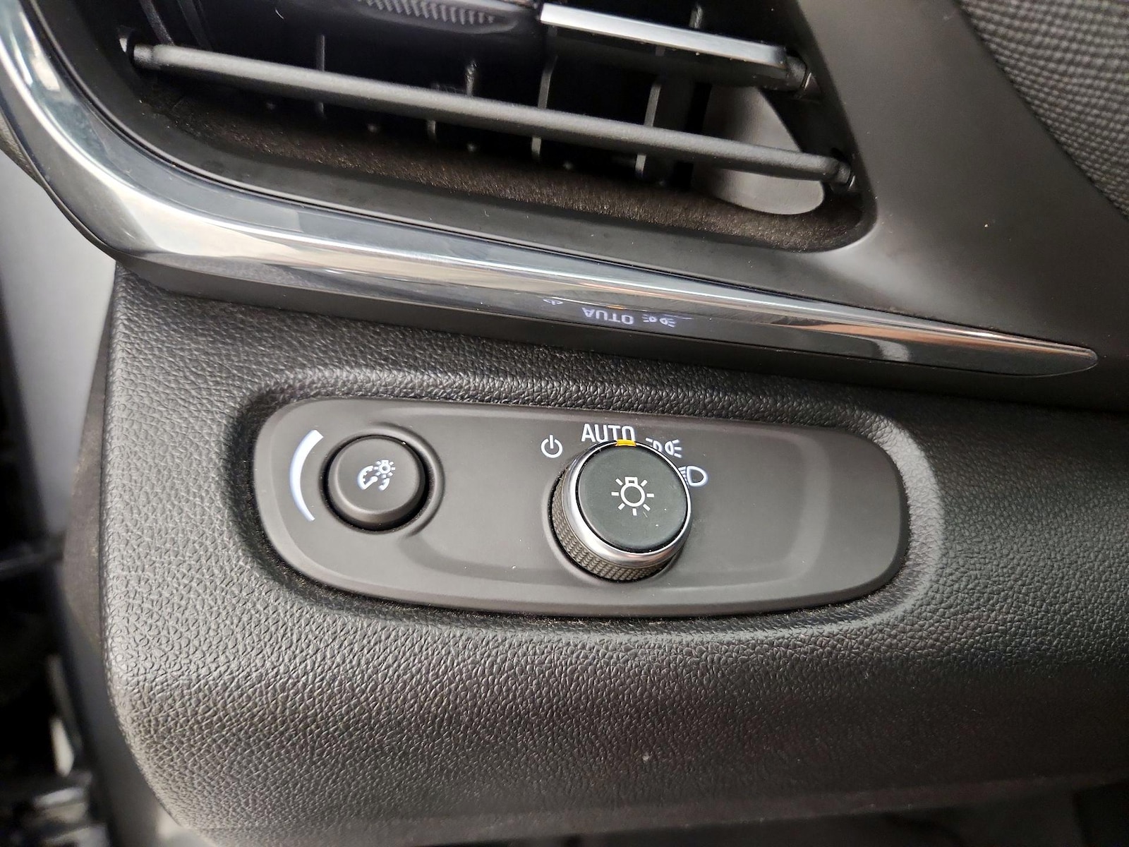 2025 Buick Envista Preferred - Photo 14