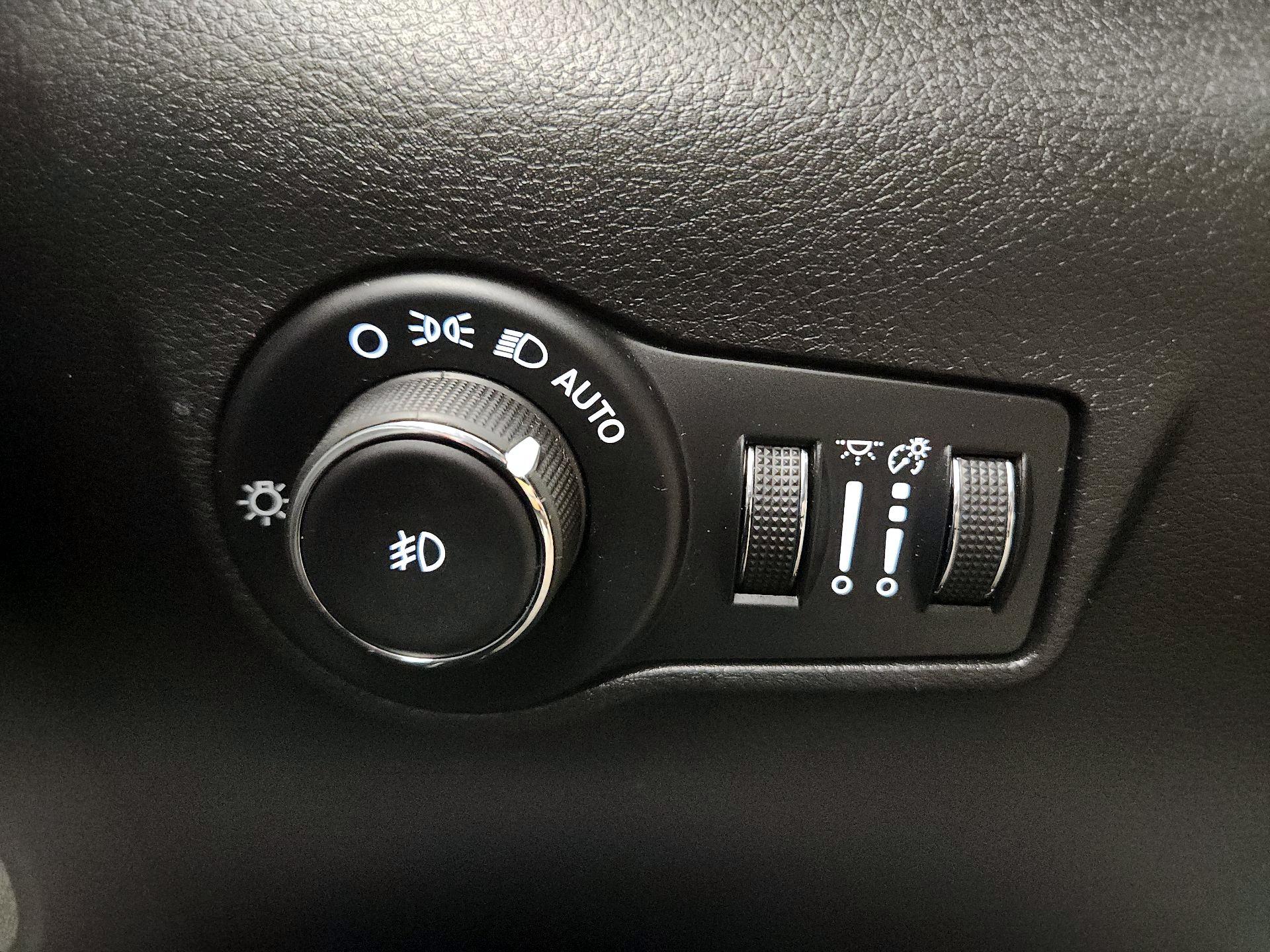 Thumbnail: 2022 Jeep Compass - 13