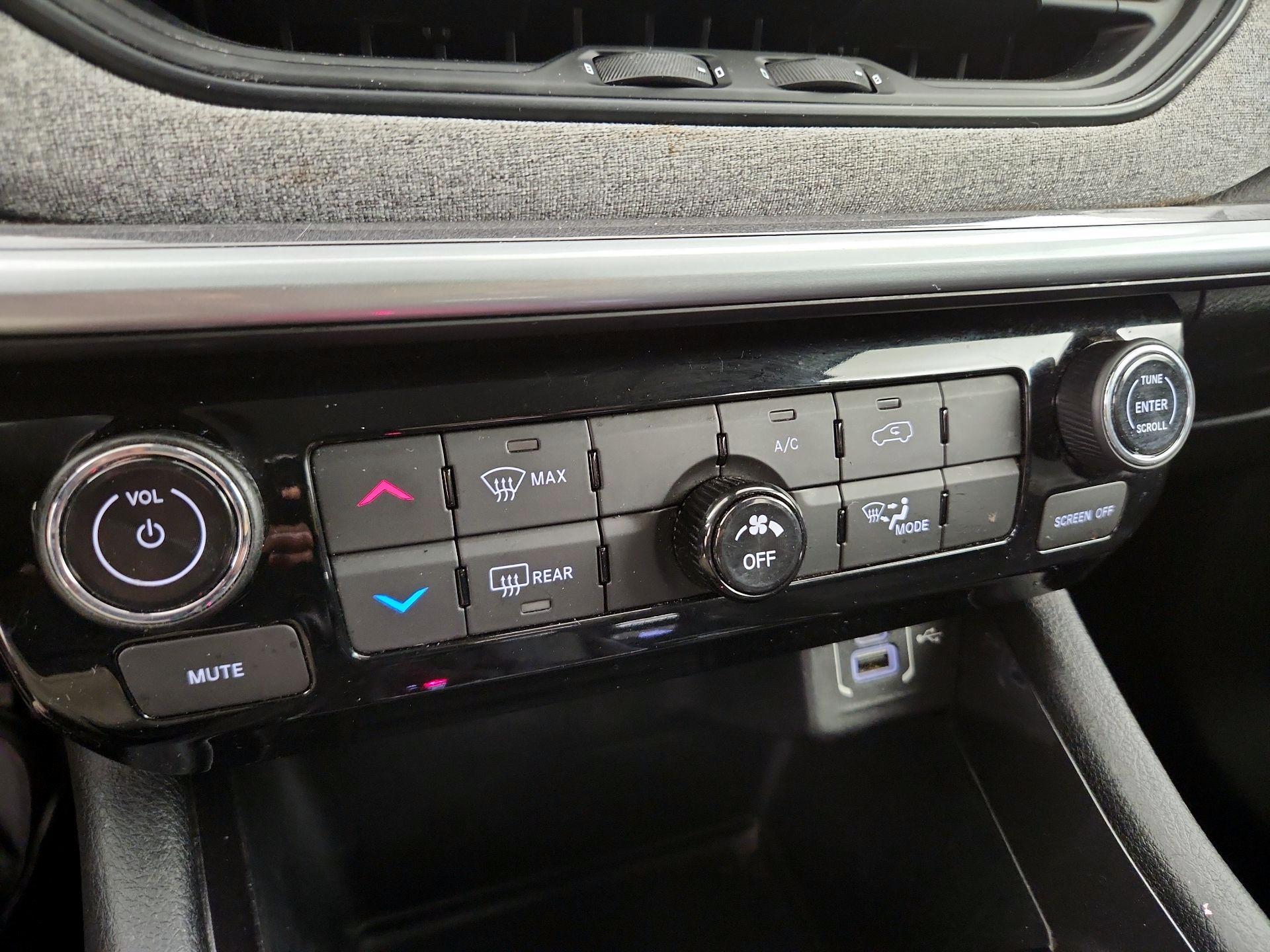 Thumbnail: 2022 Jeep Compass - 16