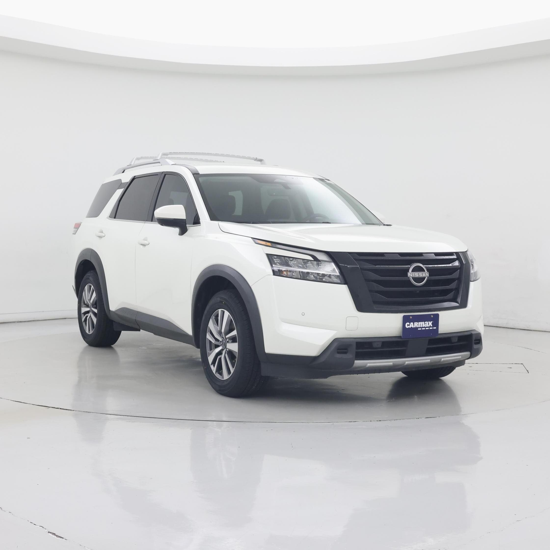 White 2023 Nissan Pathfinder SL FWD SUV / Crossover Front-Wheel Drive Automatic