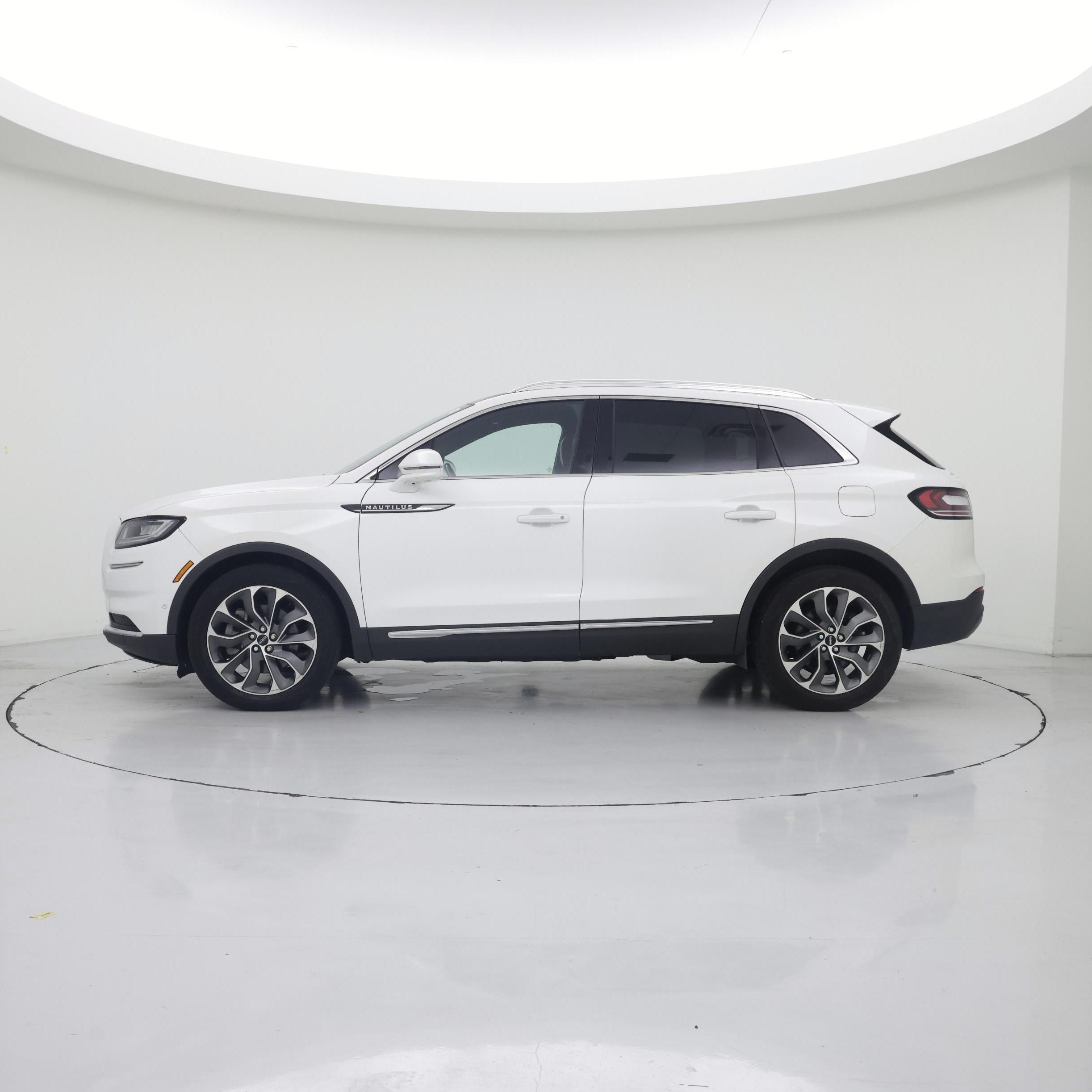 Thumbnail: 2022 Lincoln Nautilus - 3