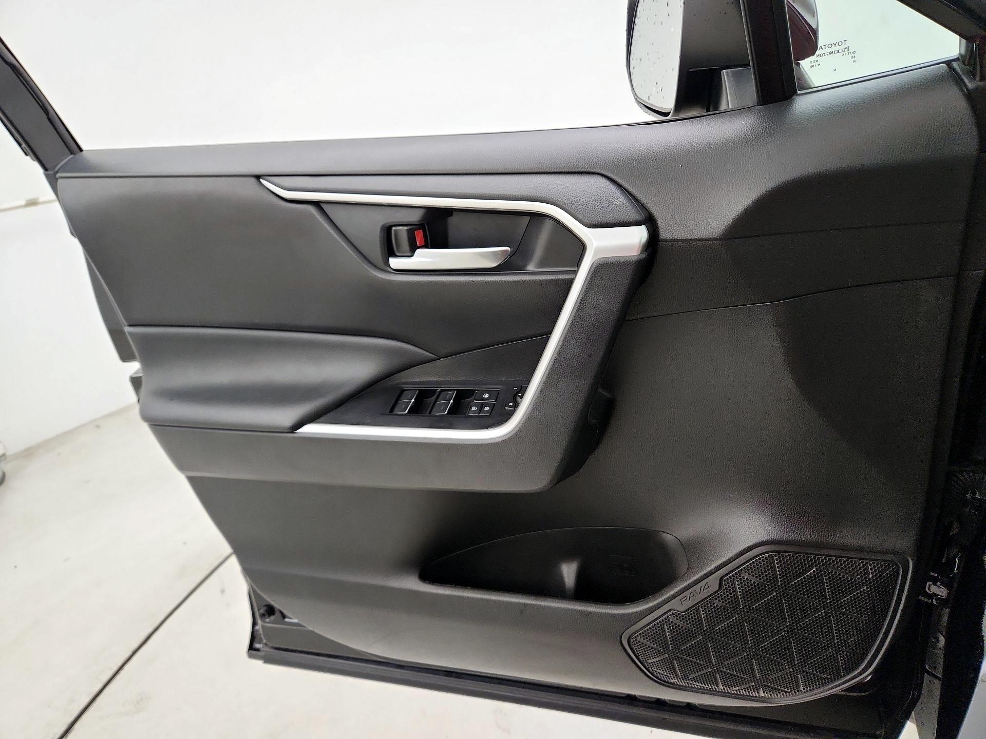 Thumbnail: 2024 Toyota RAV4 - 10