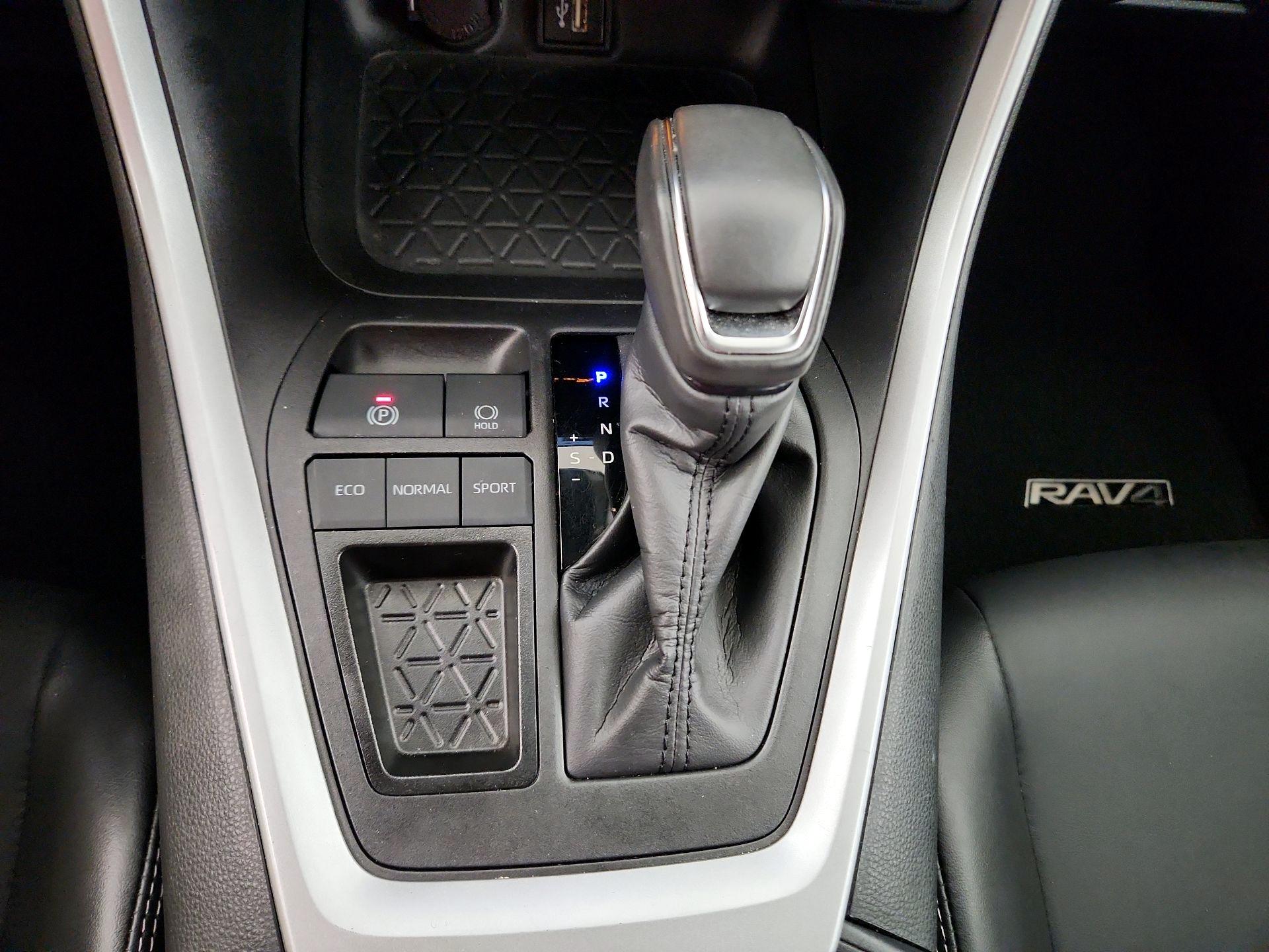 Thumbnail: 2024 Toyota RAV4 - 15