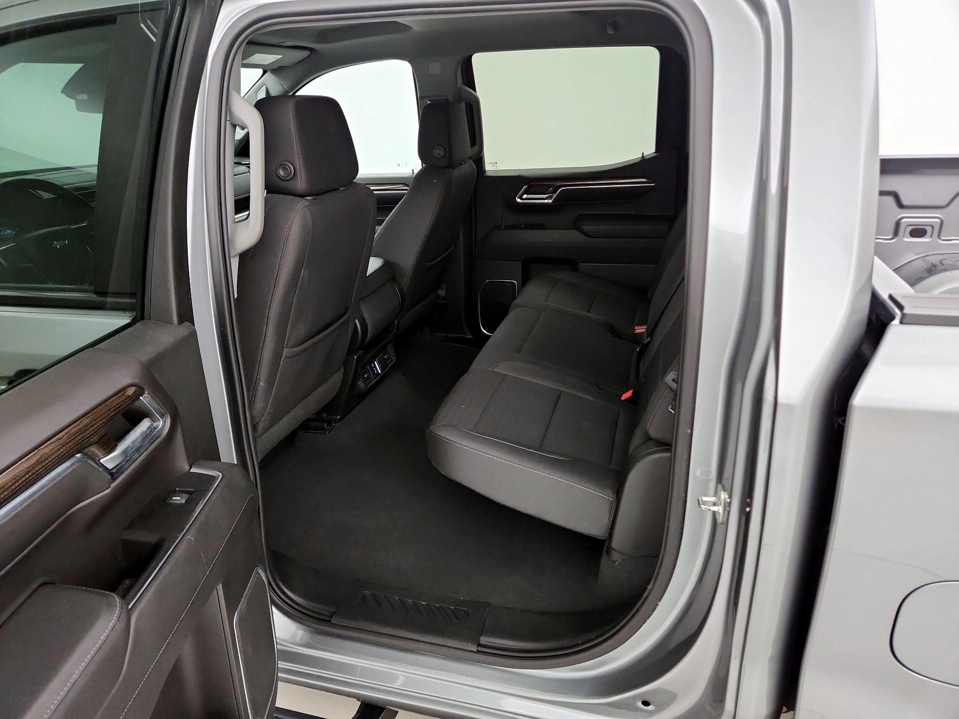 Thumbnail: 2023 Chevrolet Silverado 1500 - 17