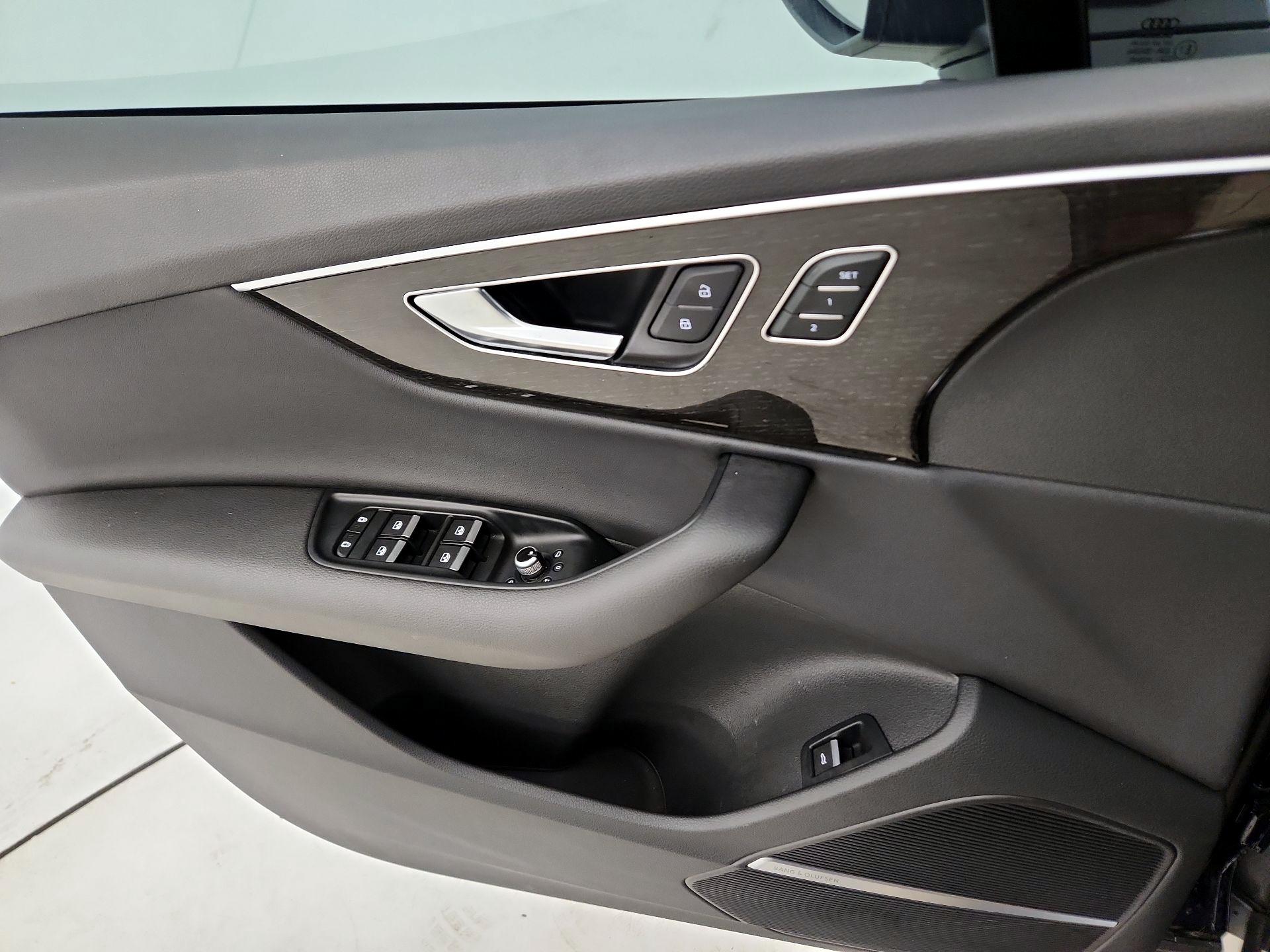 Thumbnail: 2022 Audi Q7 - 12