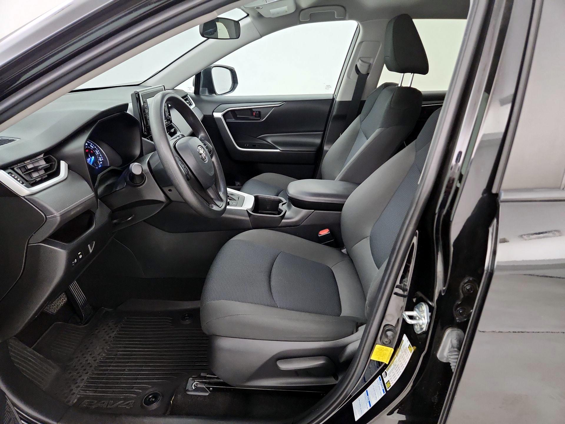 Thumbnail: 2022 Toyota RAV4 - 9