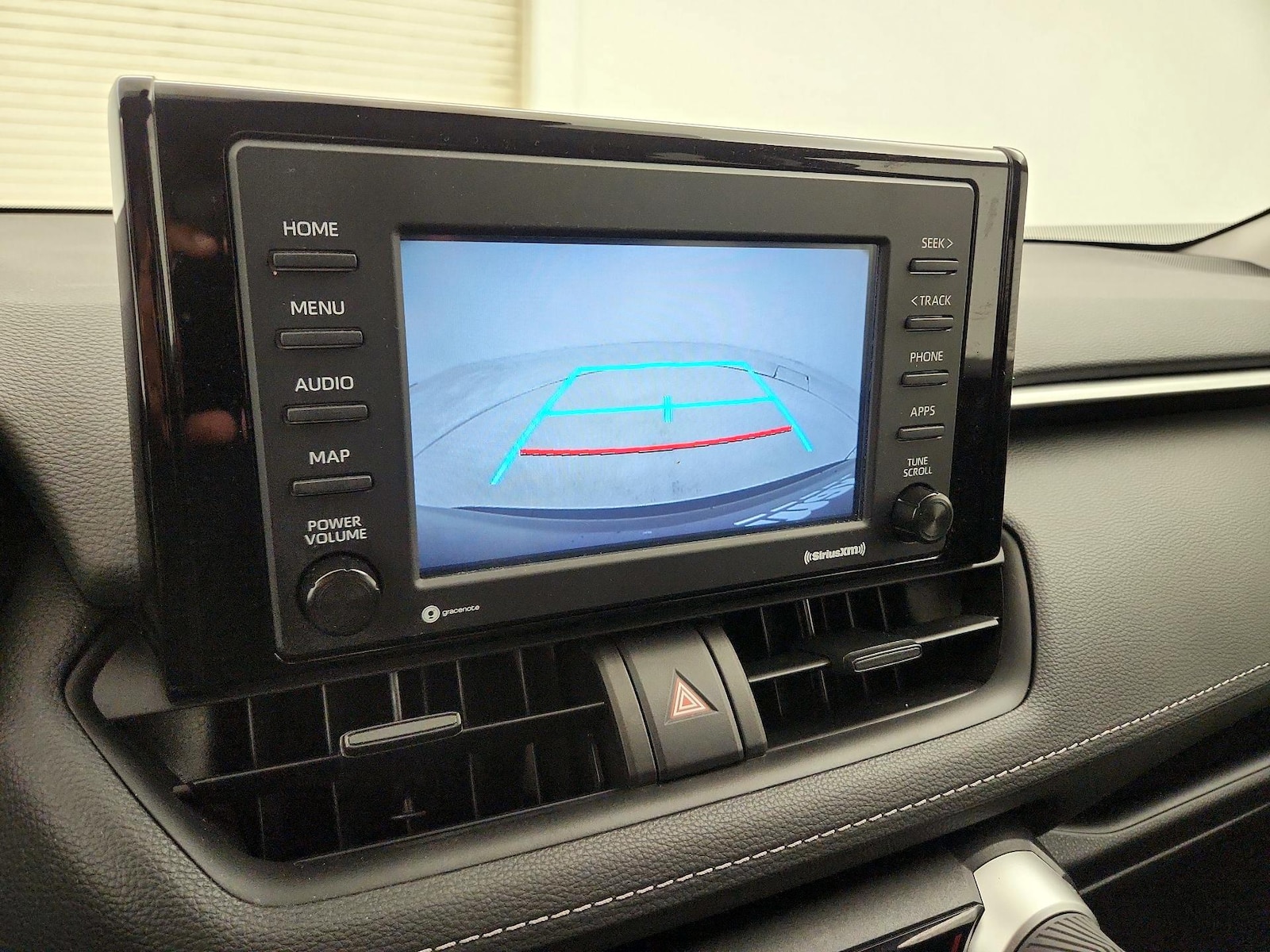 2022 Toyota RAV4 LE - Photo 13