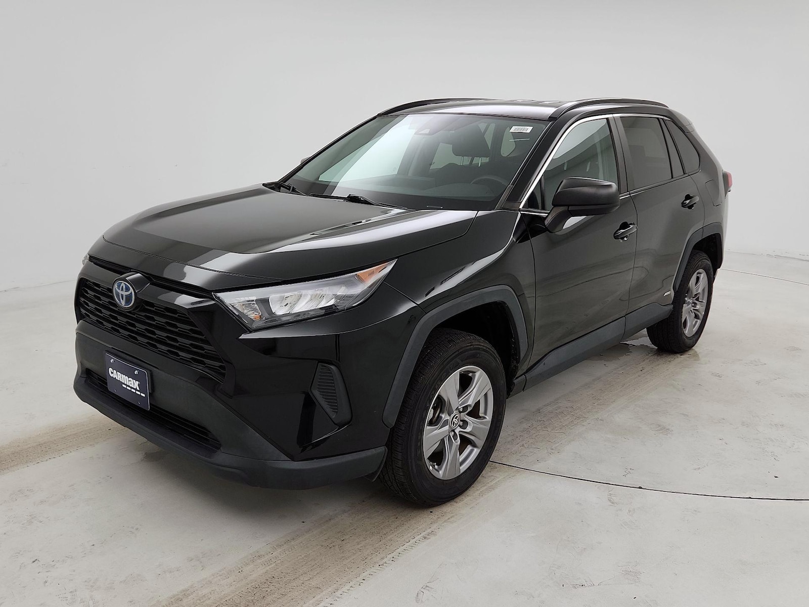 2022 Toyota RAV4 LE - Photo 3