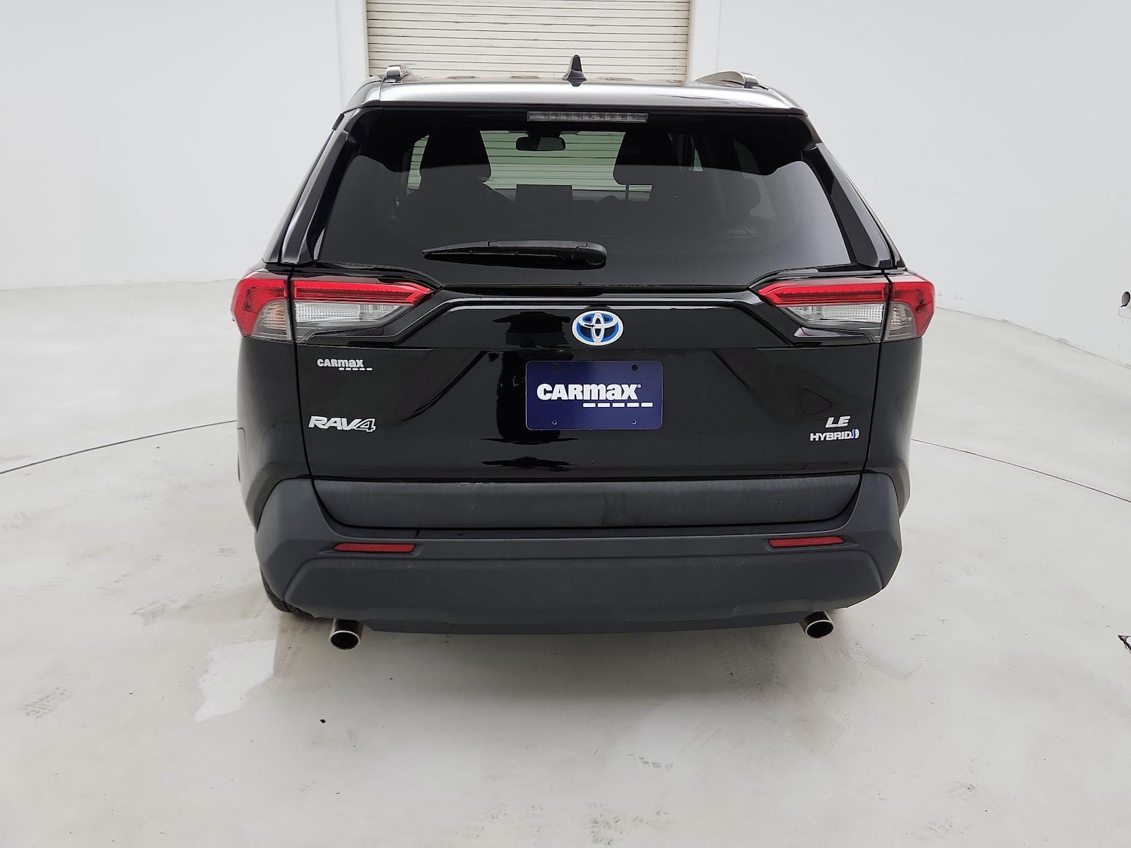 2022 Toyota RAV4 LE - Photo 6
