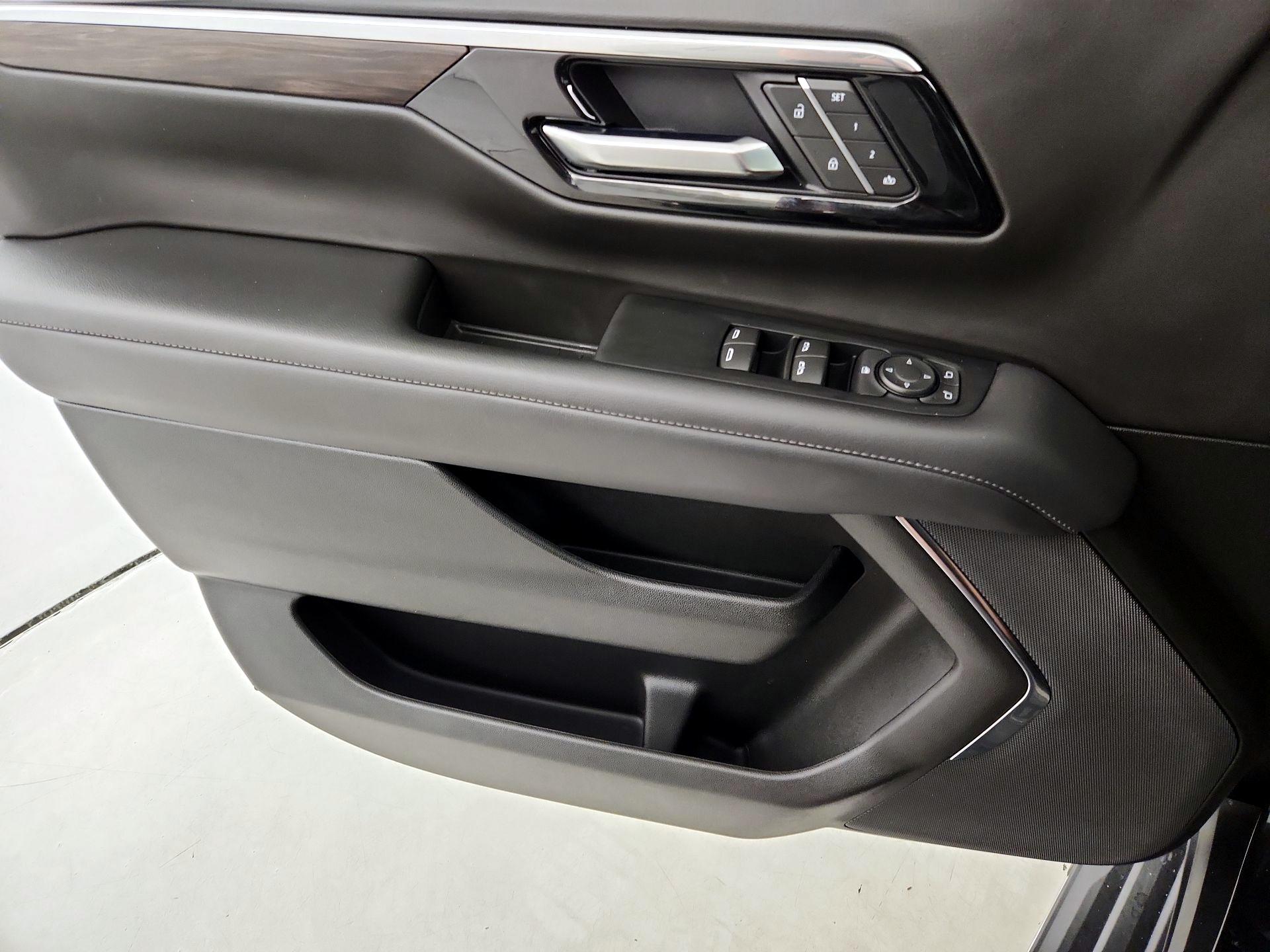 Thumbnail: 2025 Chevrolet Tahoe - 12