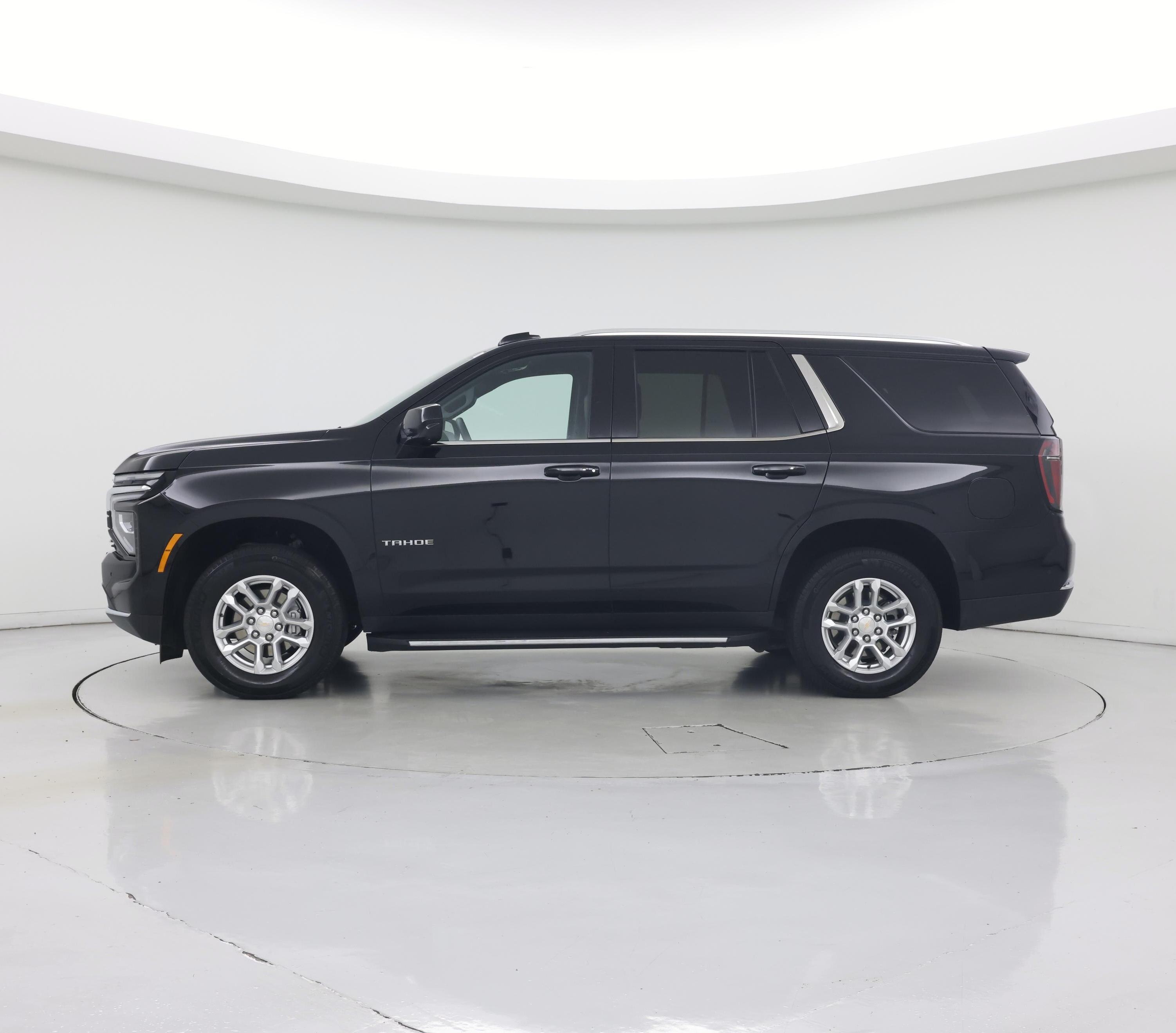 Thumbnail: 2025 Chevrolet Tahoe - 3