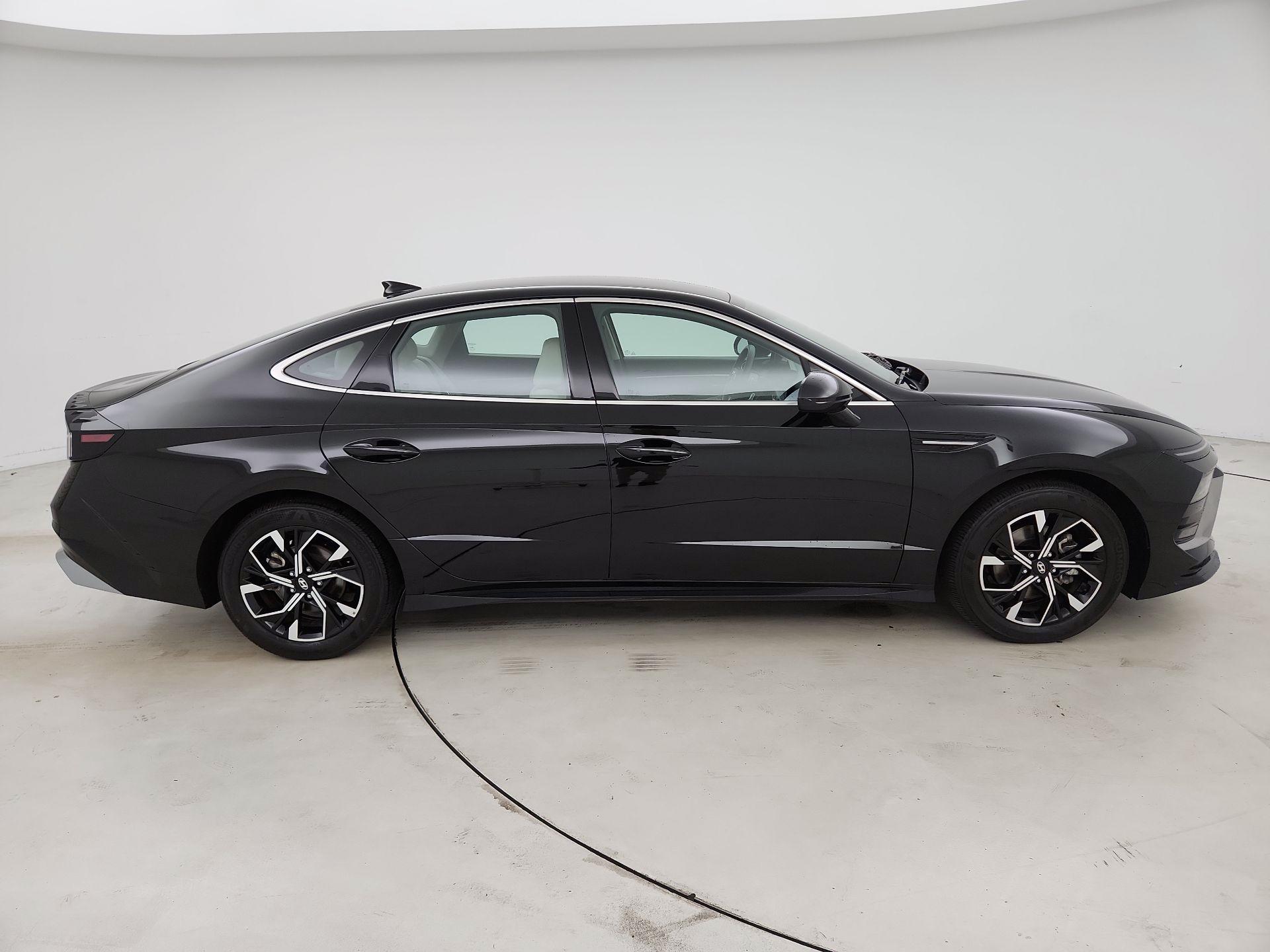 Thumbnail: 2025 Hyundai Sonata - 4