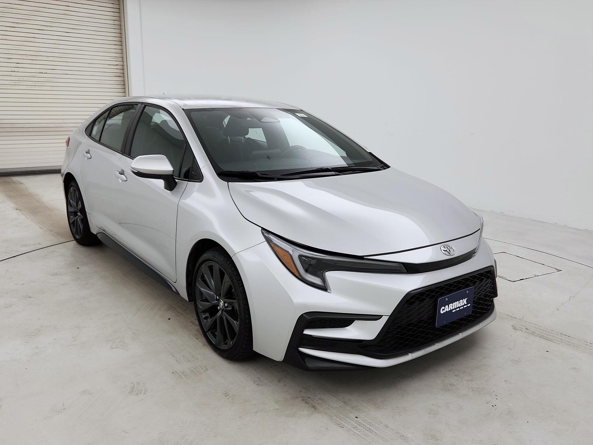 Silver 2025 Toyota Corolla SE FWD Sedan Front-Wheel Drive Automatic