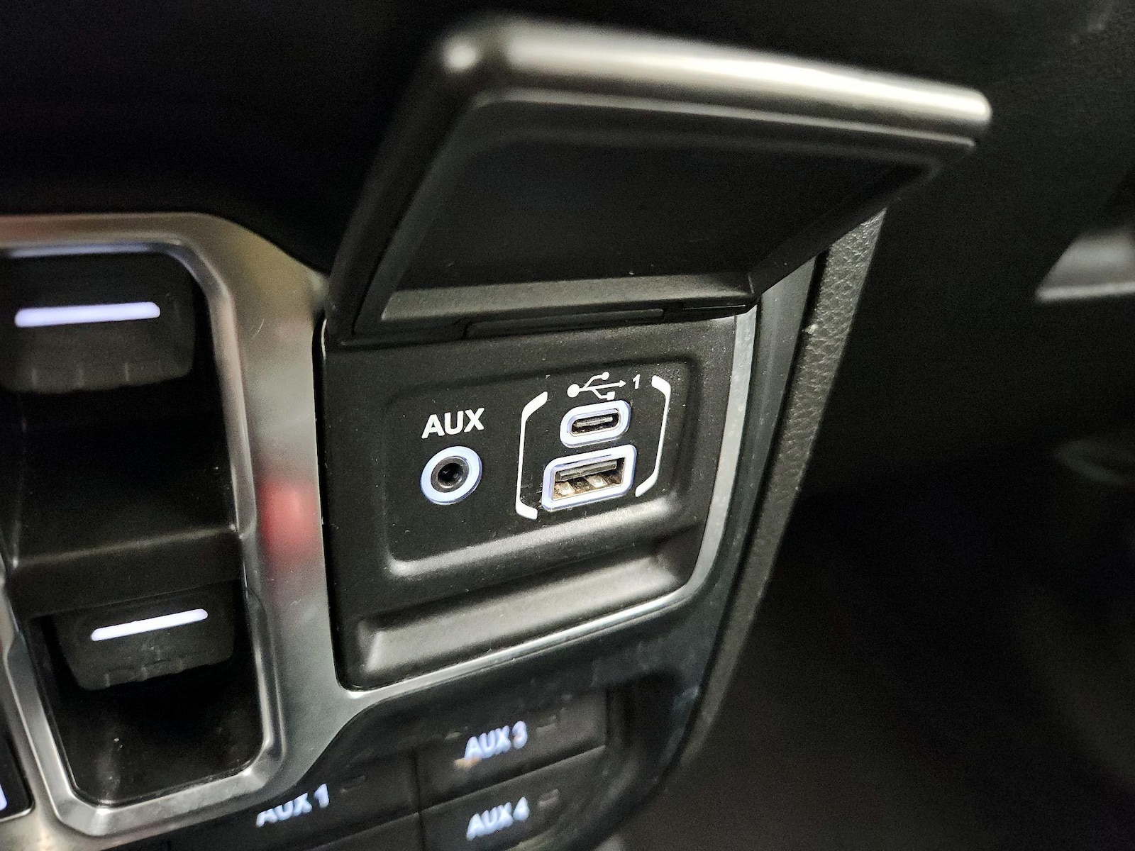 2024 Jeep Wrangler 4-Door Willys - Photo 17