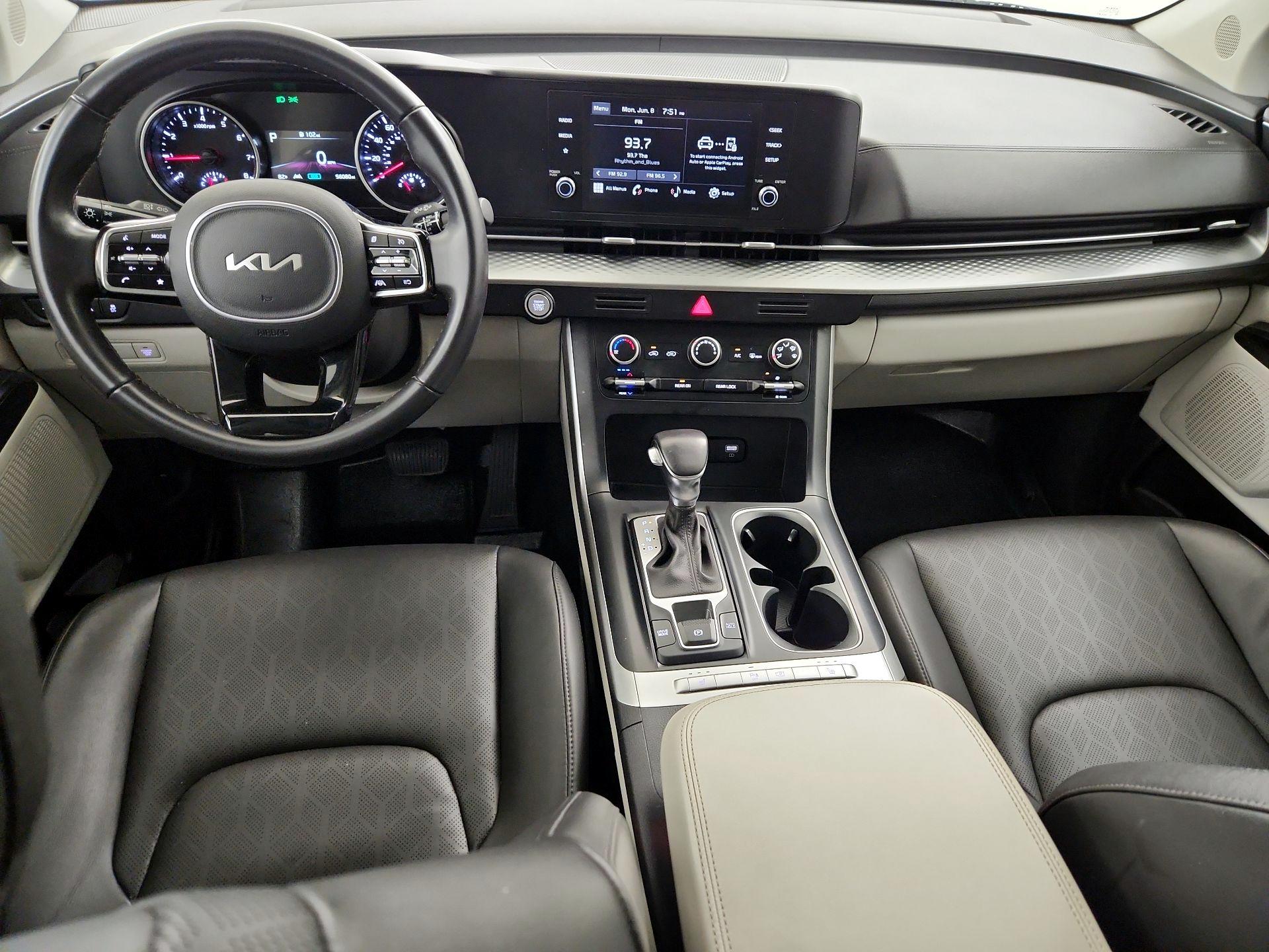 Thumbnail: 2023 Kia Carnival - 9