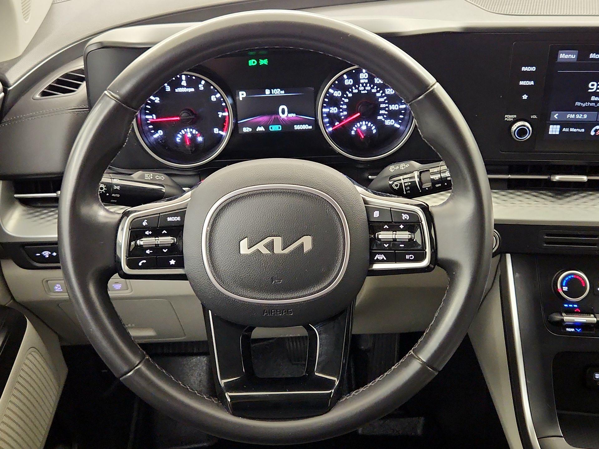 Thumbnail: 2023 Kia Carnival - 10